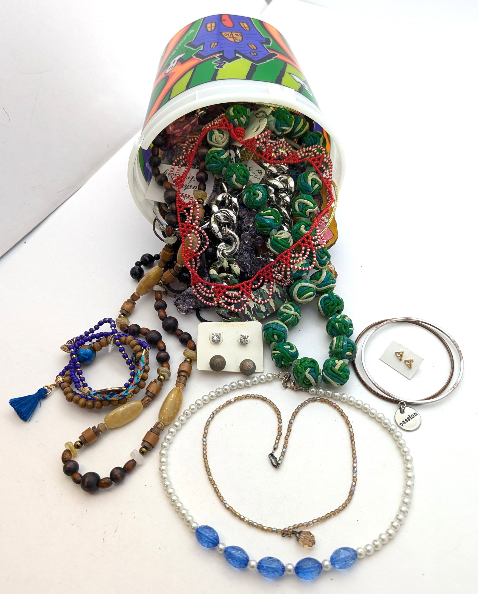 Halloween Bucket Full of Costume Jewelry - Necklaces, Bracelets and more!: Jewelry