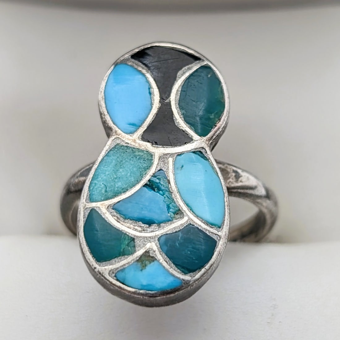 Sterling Silver Blue Mosaic Ladies Ring: Ring is broken on one side where it connects 5.5