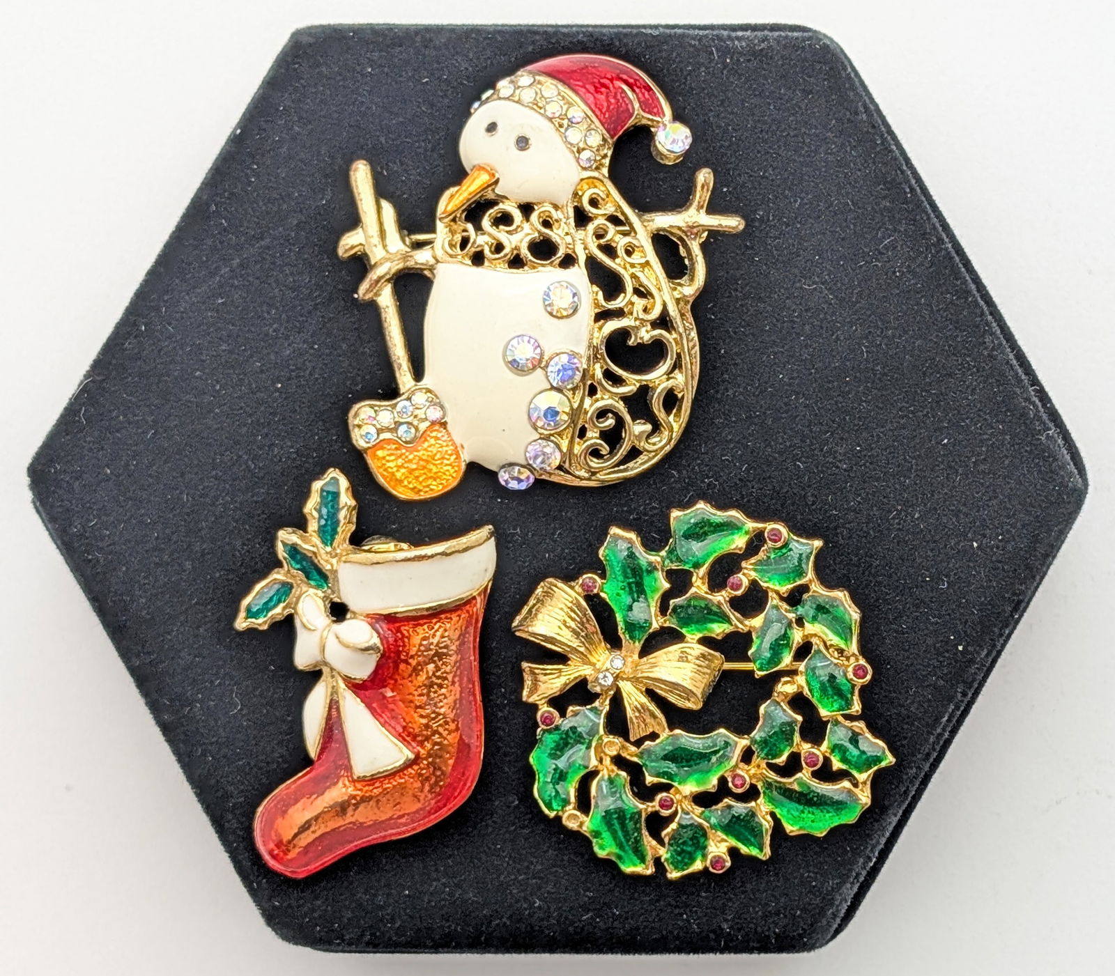 Lot of 3 Christmas Ladies Brooches- Snowman, Stocking, and Wreath (1 of 3)