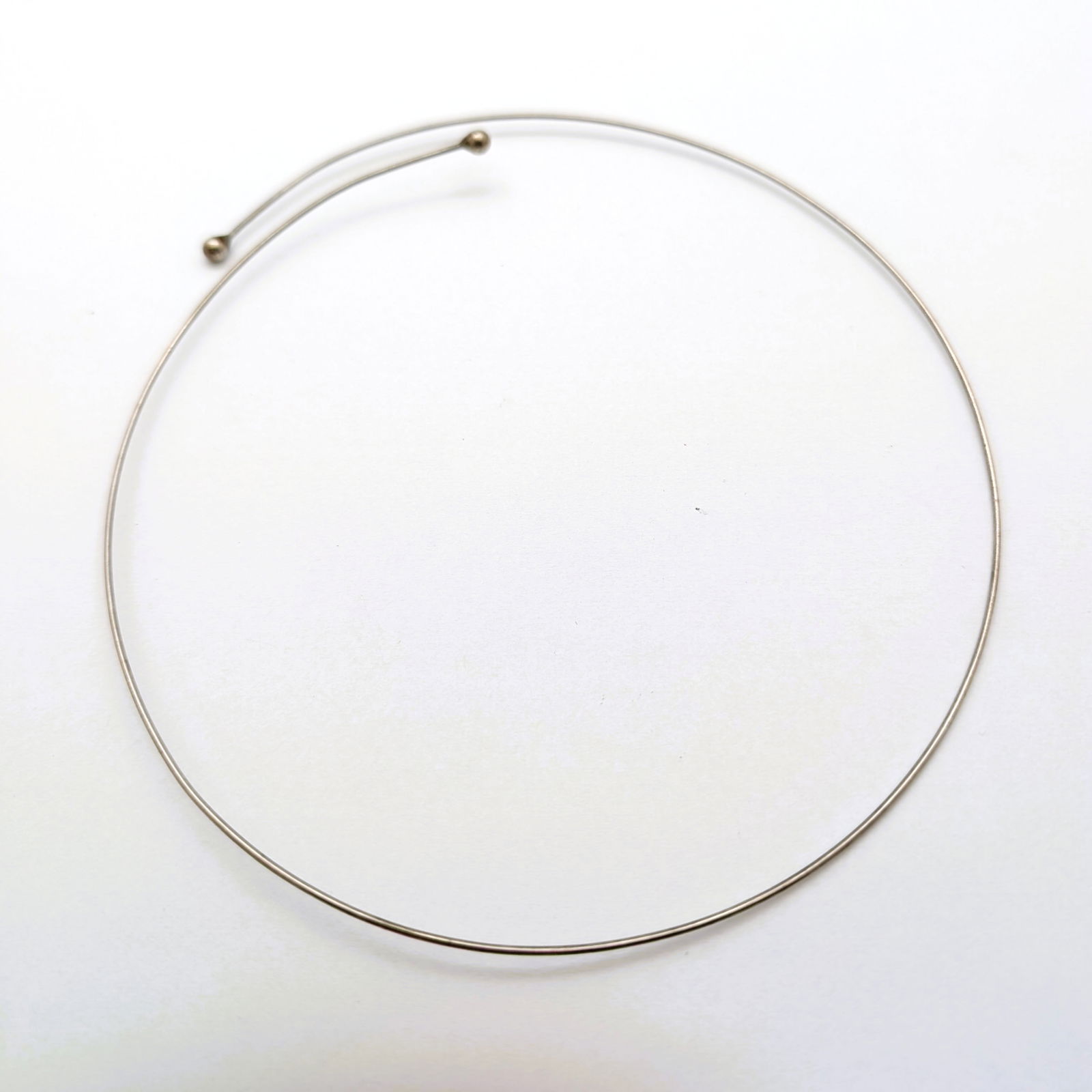 Neckwire Choker Style Ladies Necklace: Jewelry