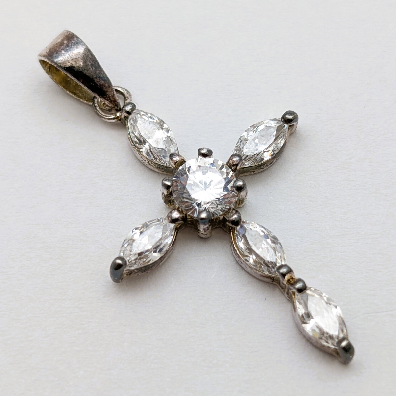 Sterling Silver Cross Ladies Pendant: Size: 1.25in x 0.75in