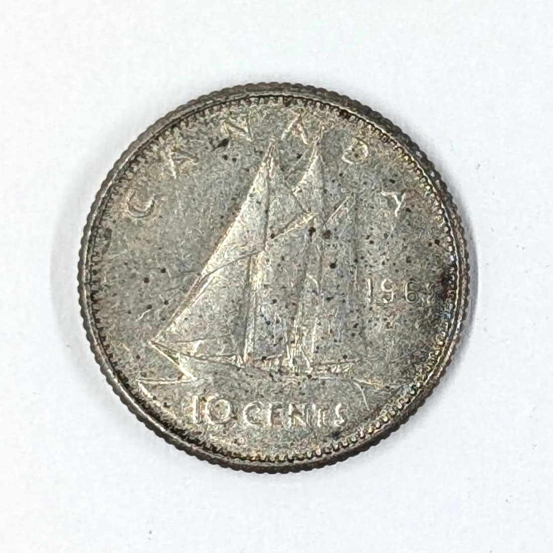 1961 Silver Canada 10 Cents (1 of 2)