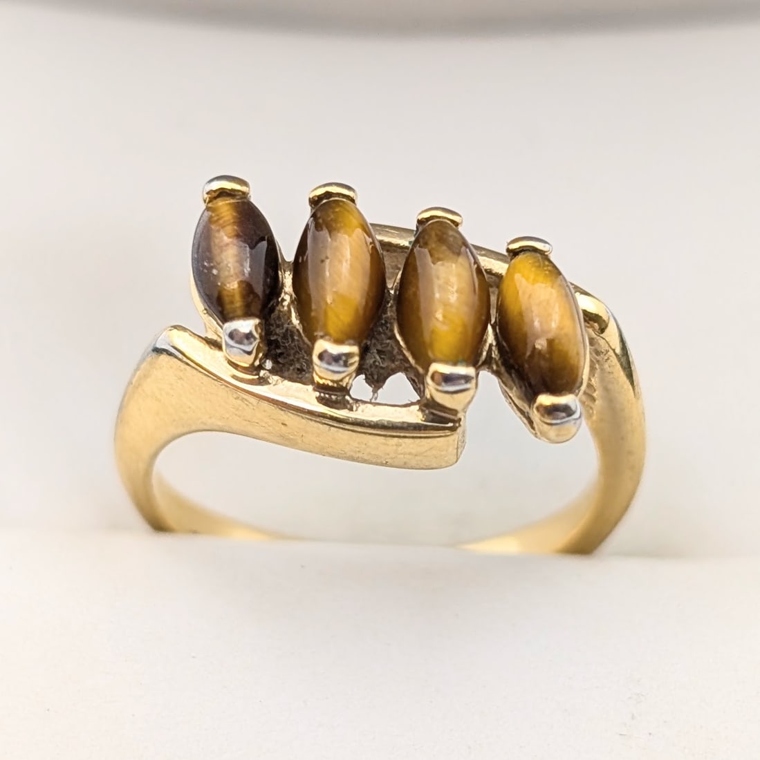 Vintage Gold Toned Sarah Coventry Tigers Eye Ladies Ring: Size 5