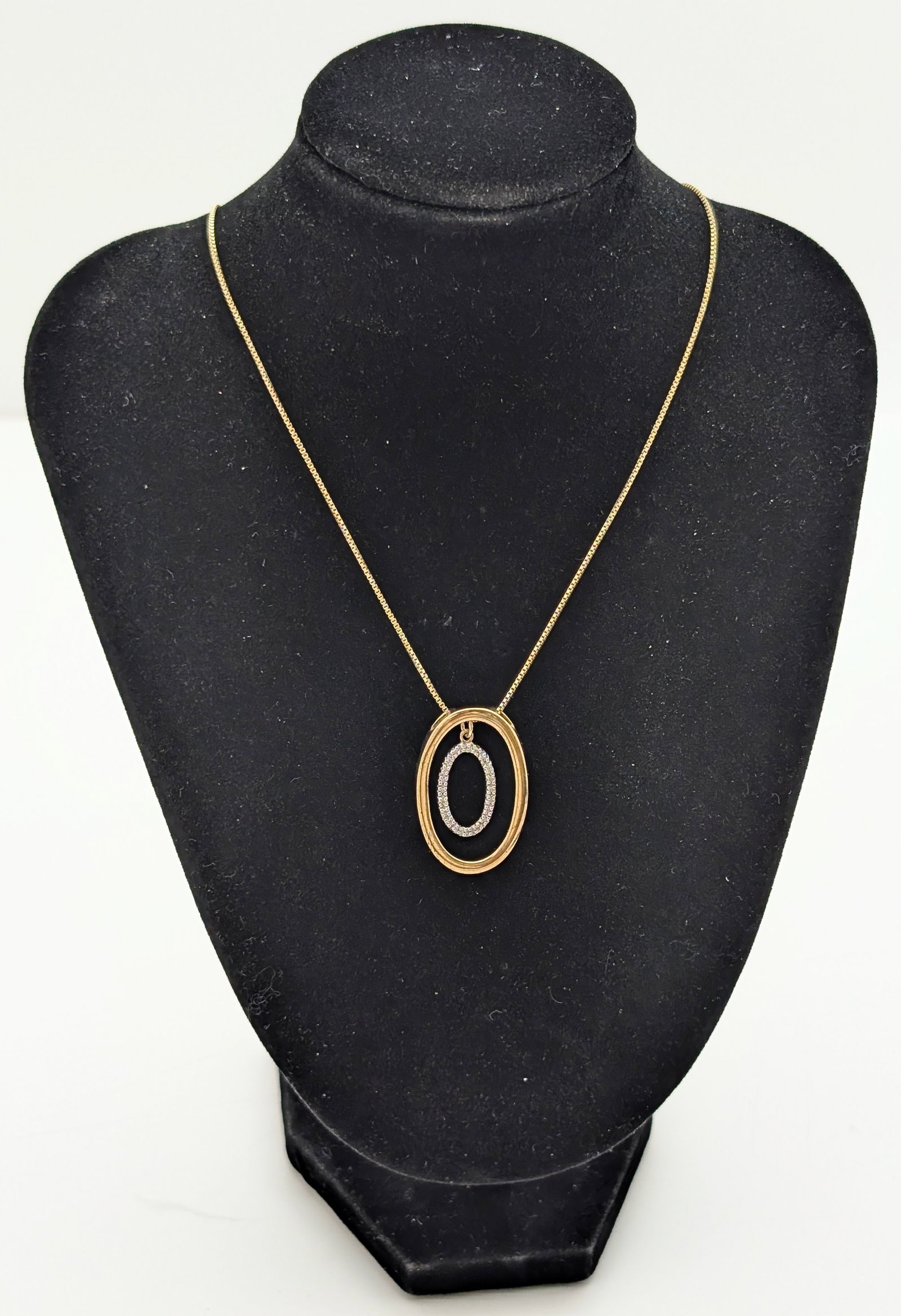 Sterling Silver Golden Oval Ladies Necklace: Length: 18in