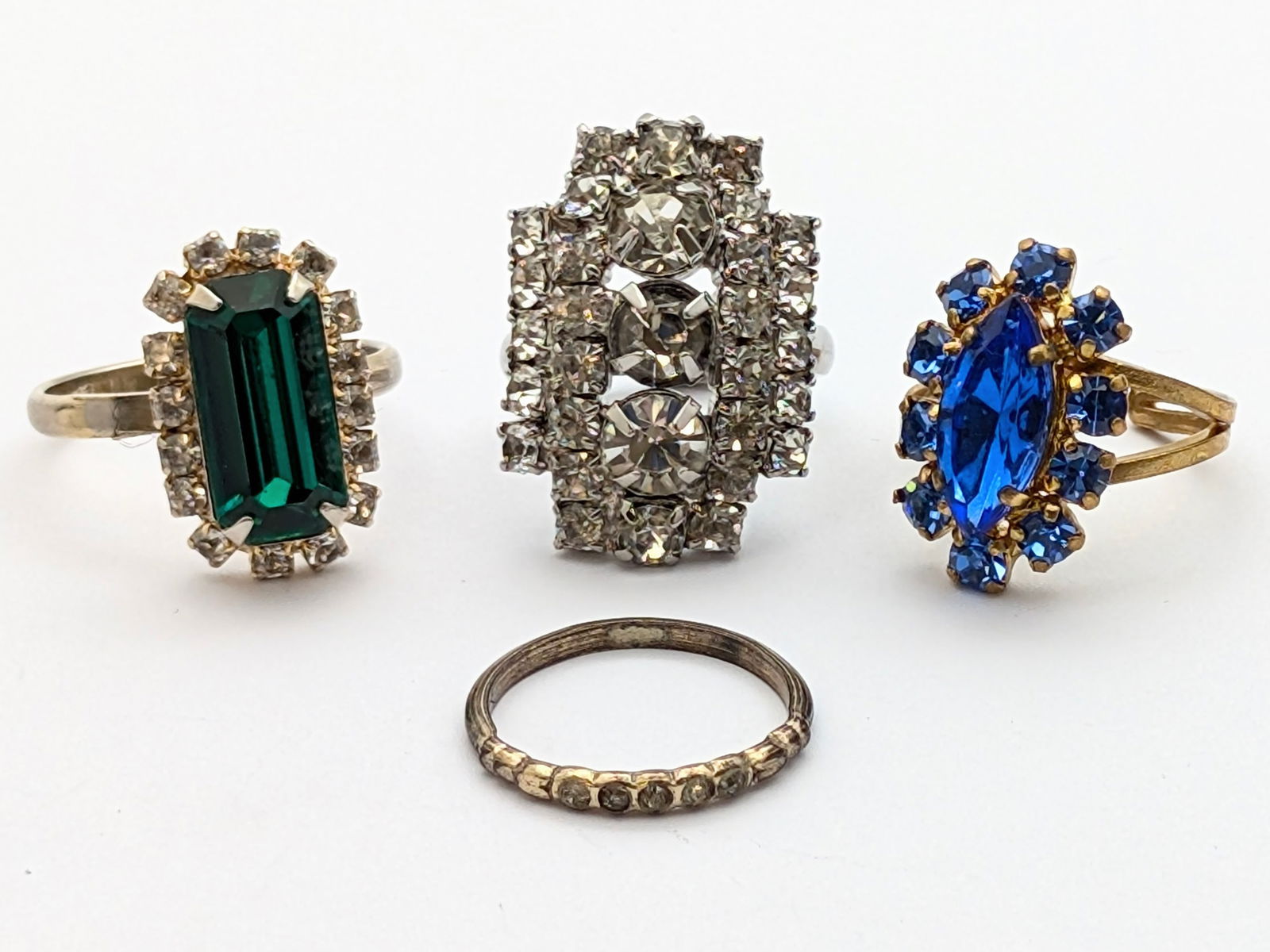 Lot of 4 Ladies Cocktail Rings: Various Sizes