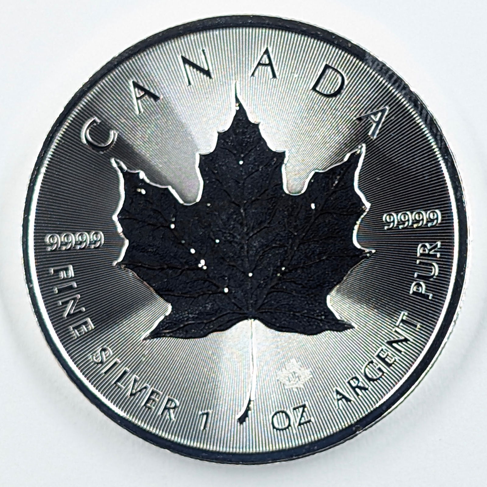 1 Ounce Fine .999 Silver Round-2022 Canada Maple Leaf (1 of 2)