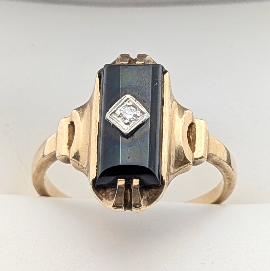 10K Gold Black & White Stone Ladies Ring - 2.58g: Size: 6