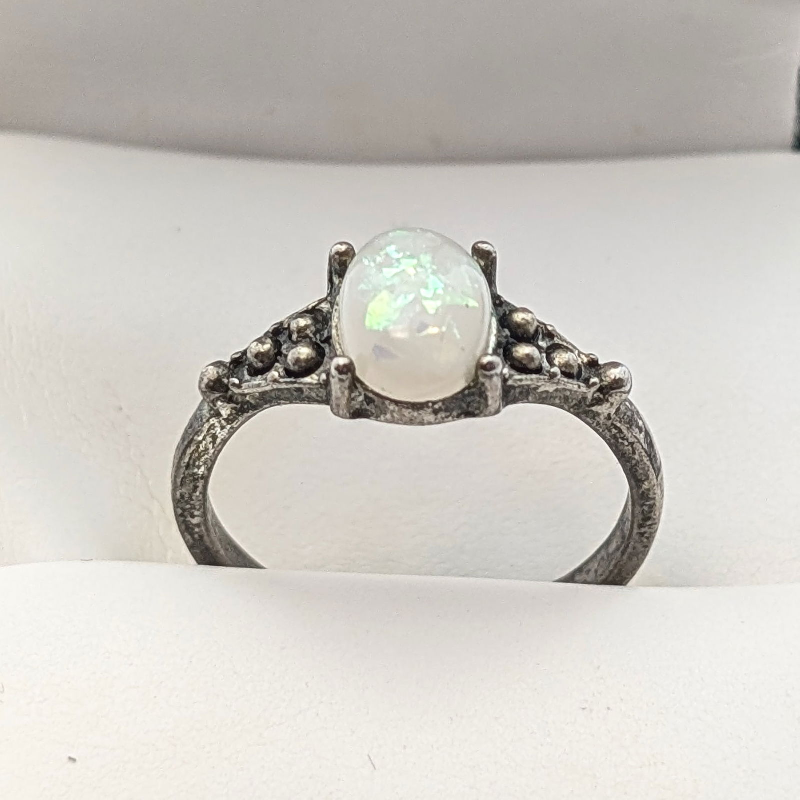 Vintage Sterling Silver Ladies Ring With White Stone (1 of 6)