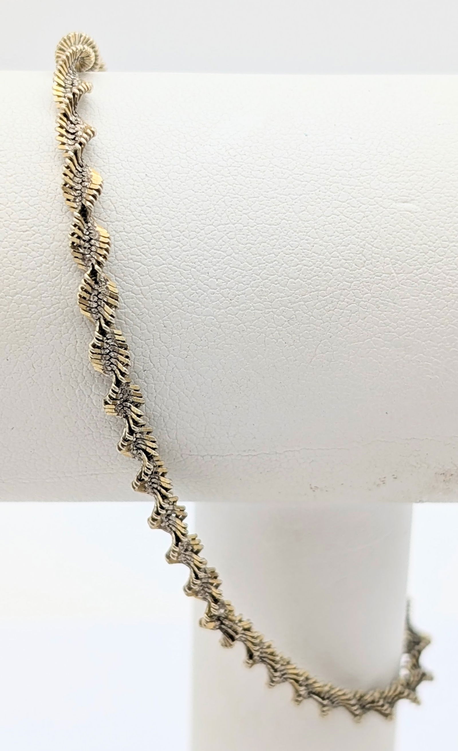 Italian Sterling Silver 2-tone Twisted Herringbone Chain Bracelet (1 of 6)