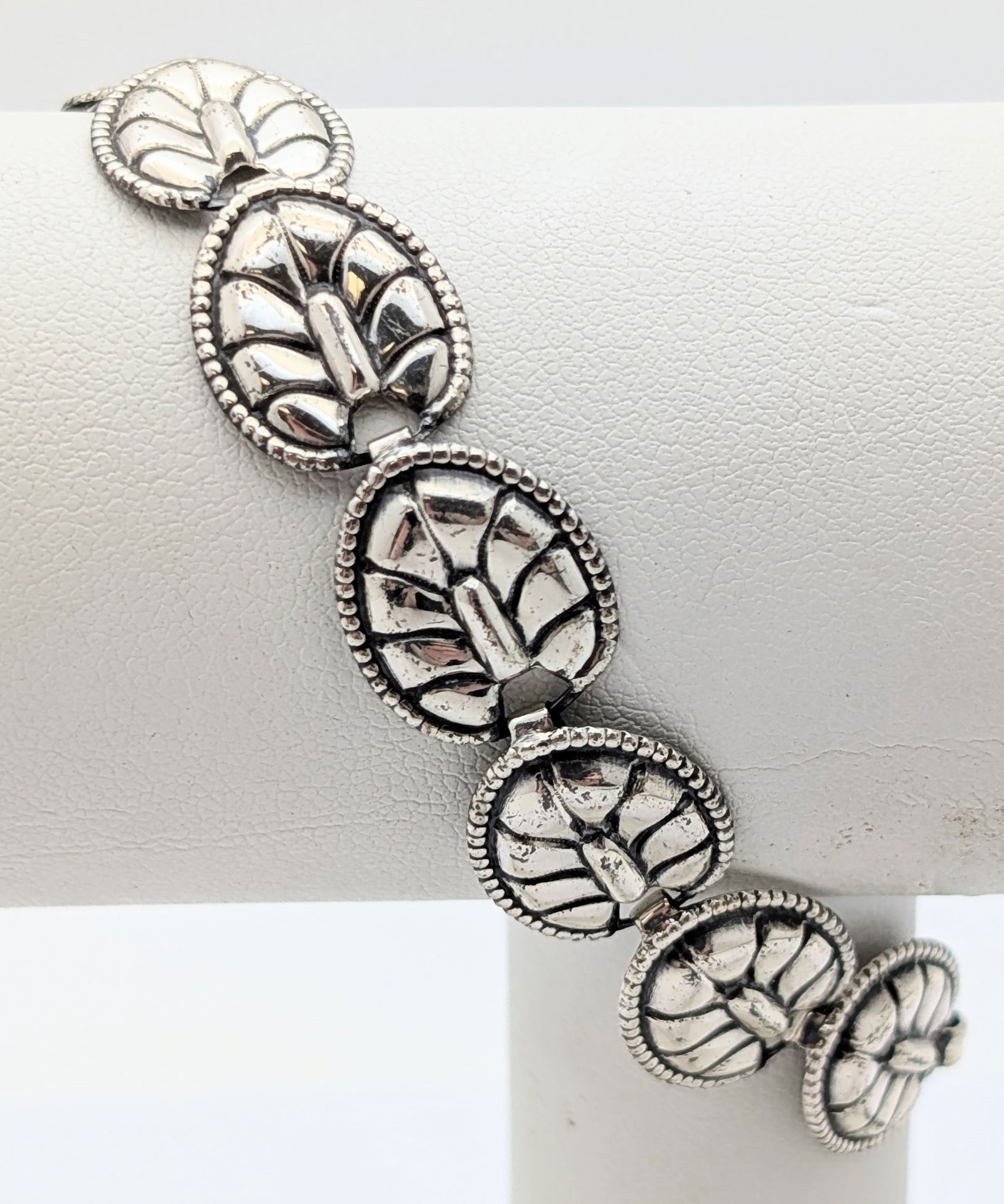 Vintage Sterling Silver Leaf Link Ladies Bracelet (1 of 6)