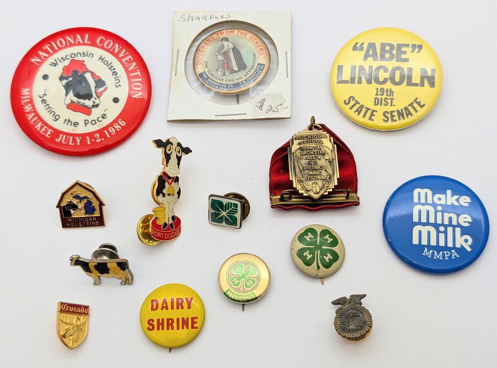Large Lot of Vintage Pins (1 of 8)