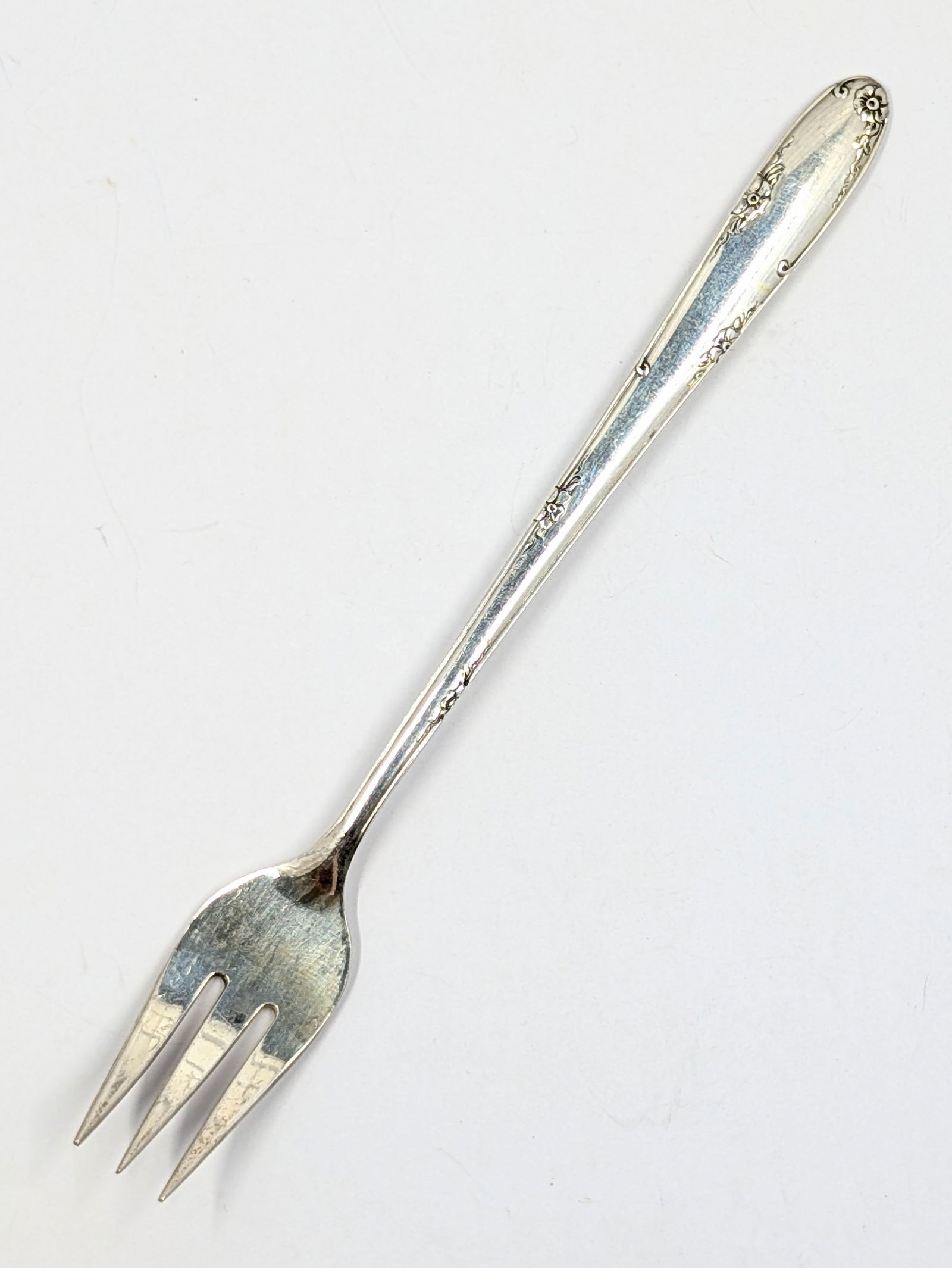 Towle Madeira Sterling Silver Fork - 18g (1 of 6)