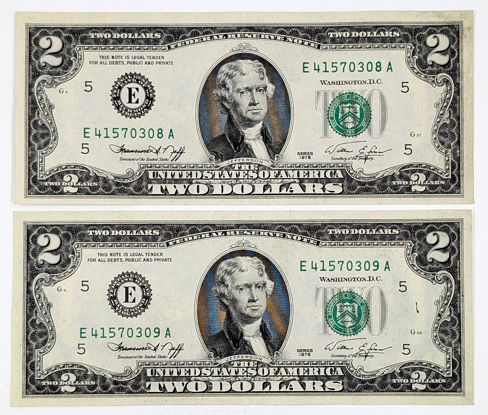 Lot of 2 Sequential Uncirculated 1976 $2 Notes - Green Seals (1 of 2)