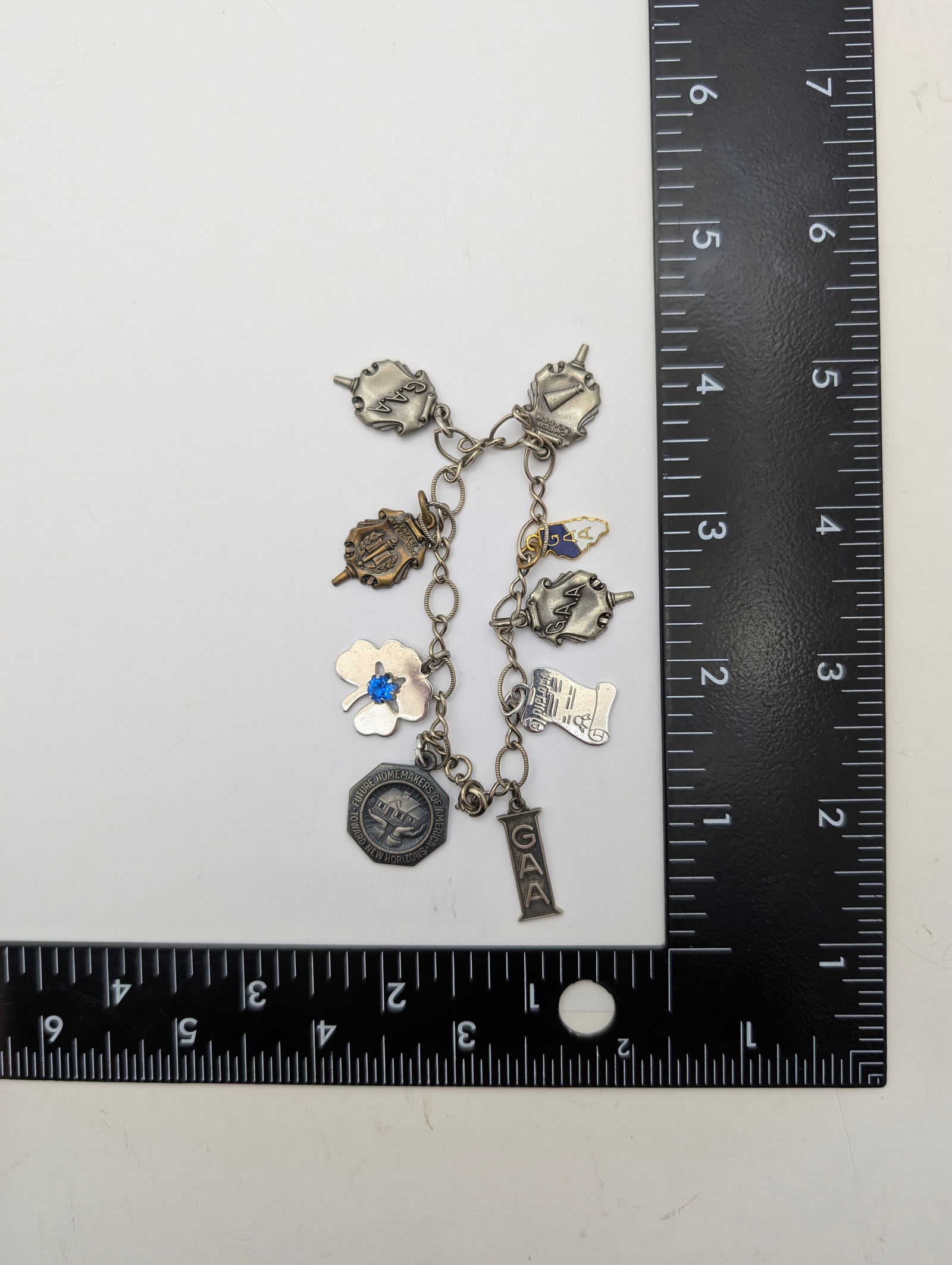 Vintage Sterling Silver Ladies Charm Bracelet - 9