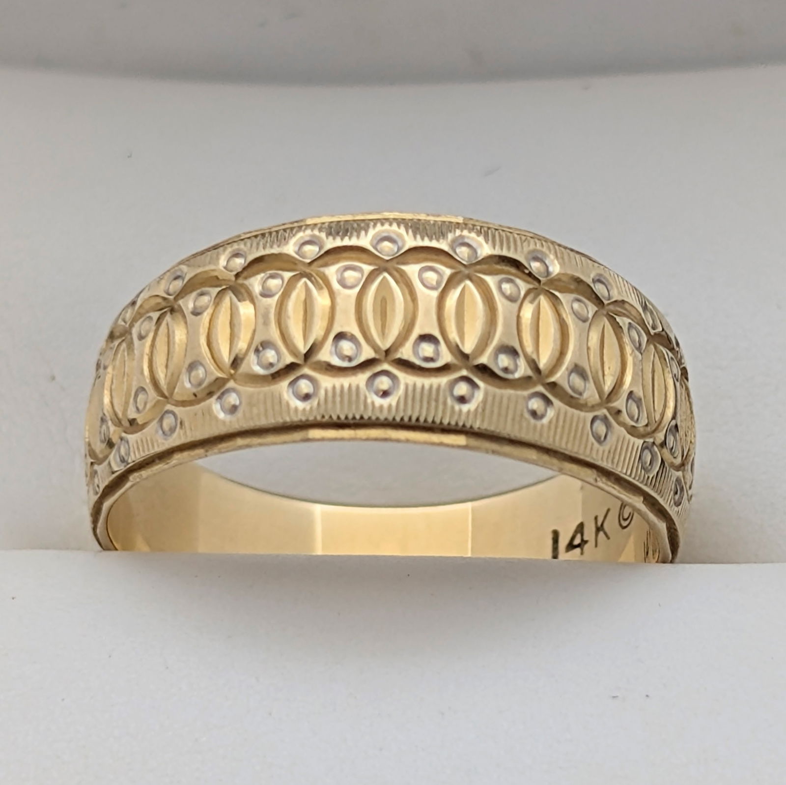 14K Gold Decorative Design Ladies Ring - 3.79g (1 of 5)