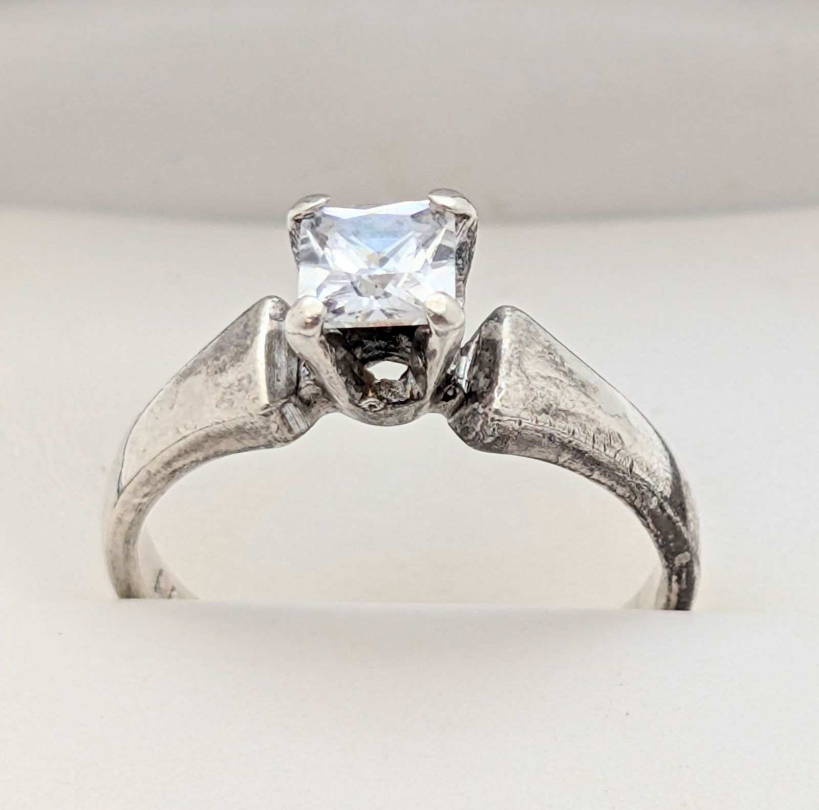 Sterling Silver White Gem Ladies Ring (1 of 6)