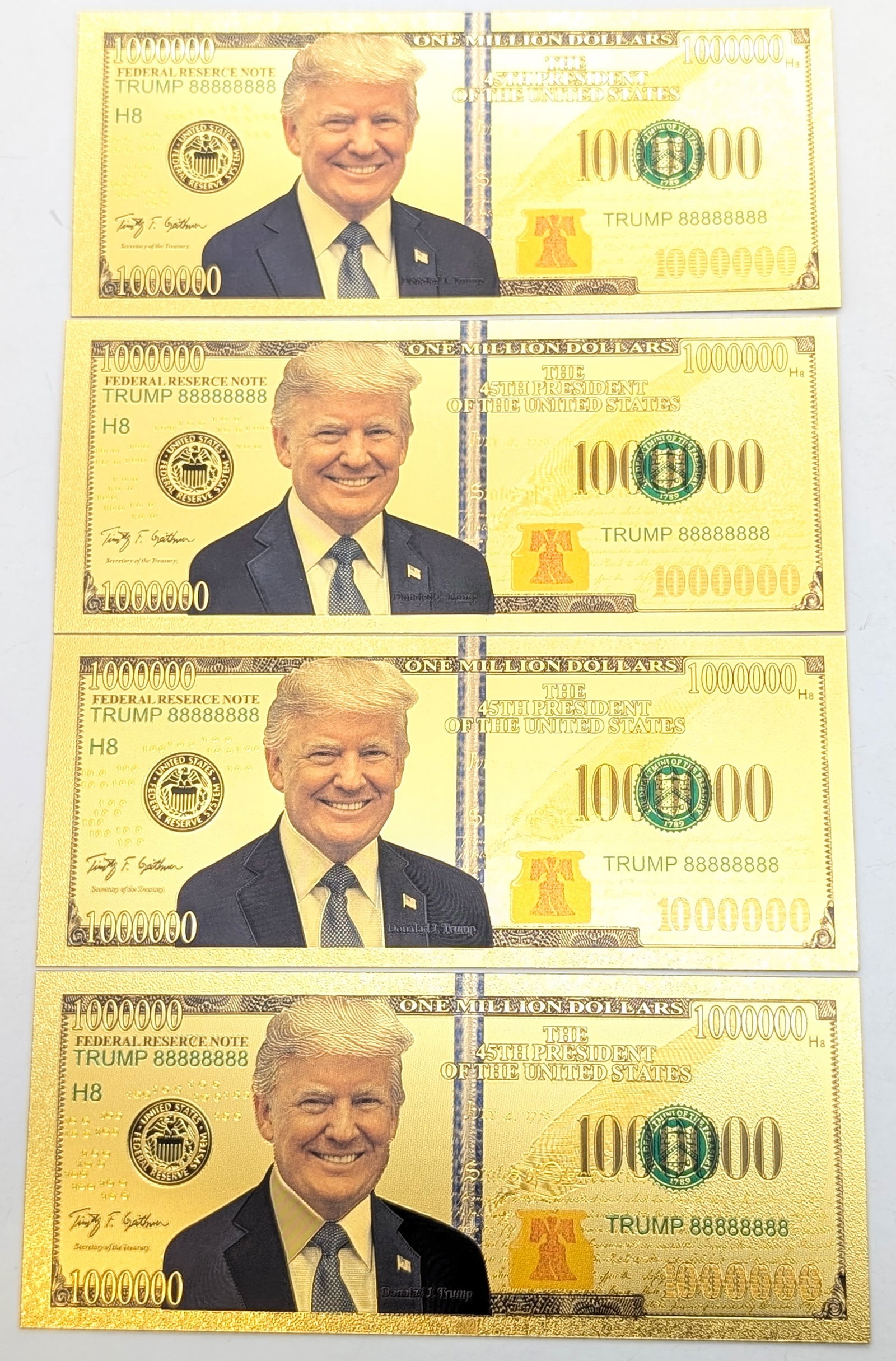 Lot of 4 Trump Gold foil $1000000 design (1 of 2)