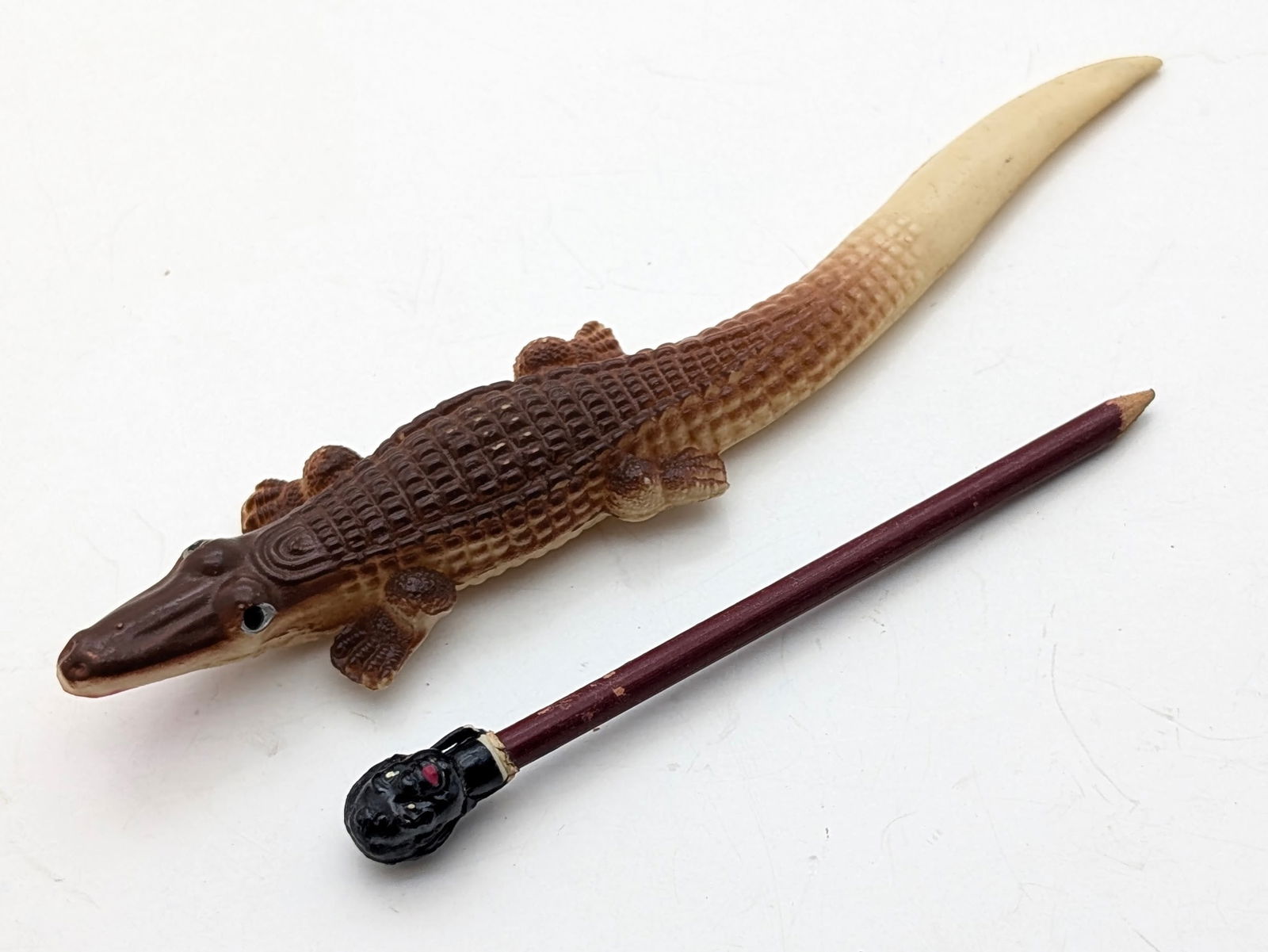 FEATURE Vintage Voodoo Celluloid Alligator Pencil Holder - 2