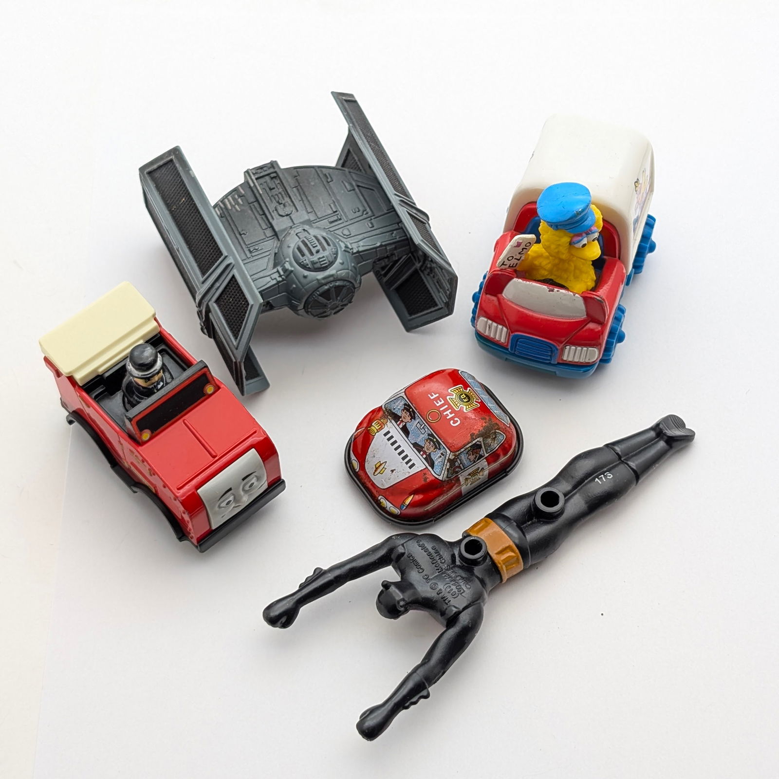 Lot fo 5 Vintage Toys- Starwars, Sesame Street, Batman, ect: _