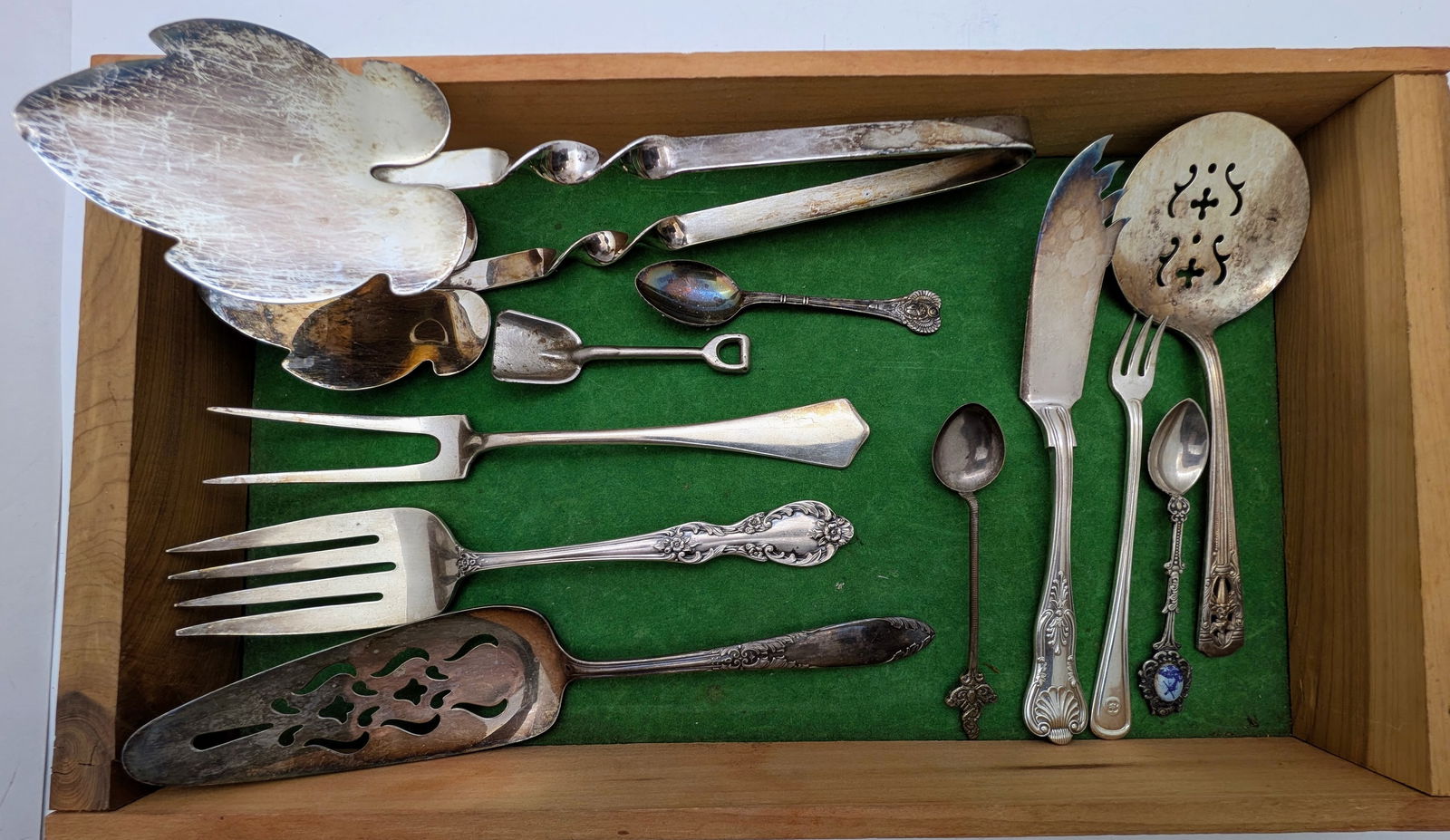 Assorted lot of Silver Plated Flatware Pieces plus two felt storage bags - 2