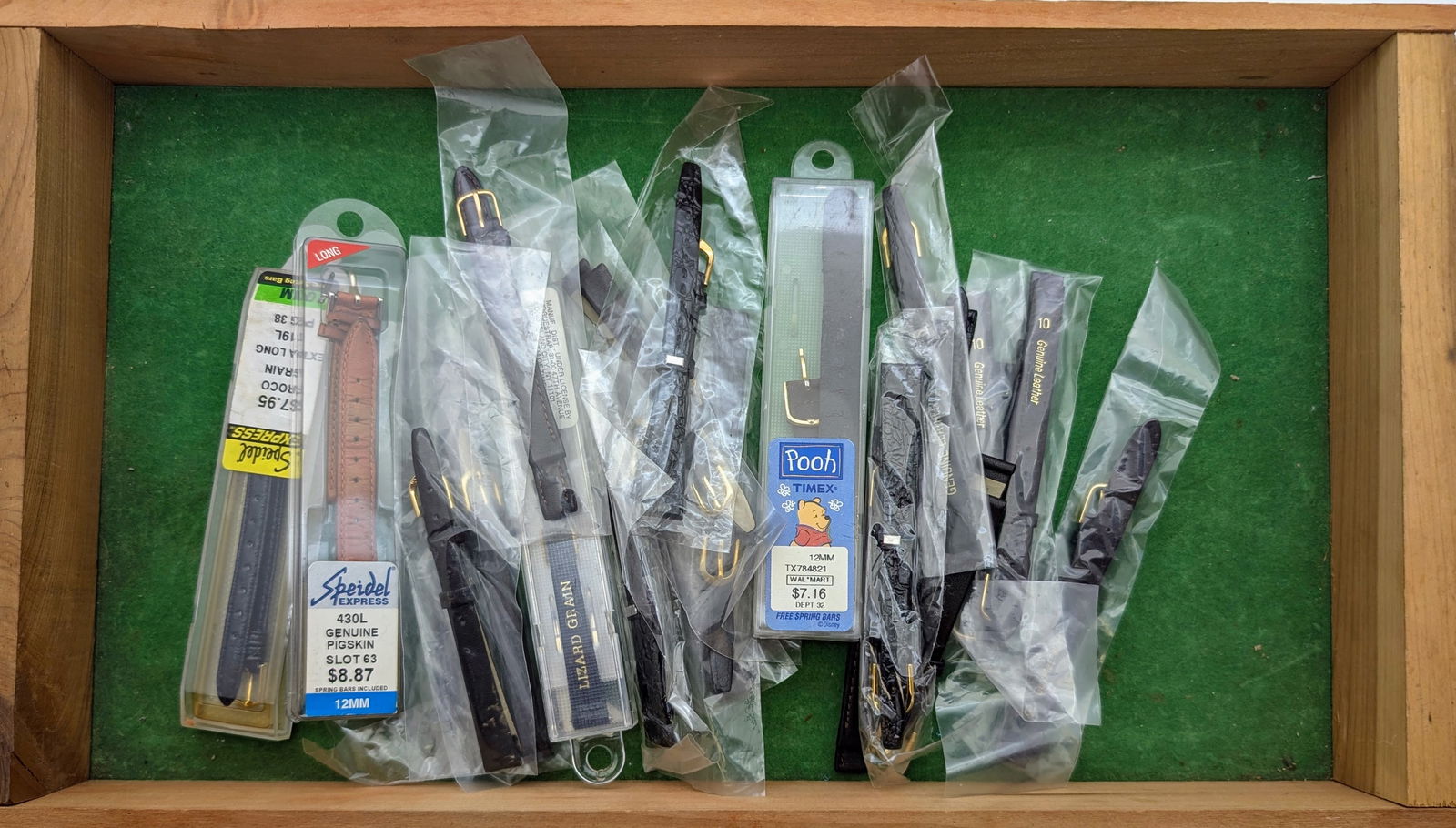 Lot of Various Watch Bands: _ 