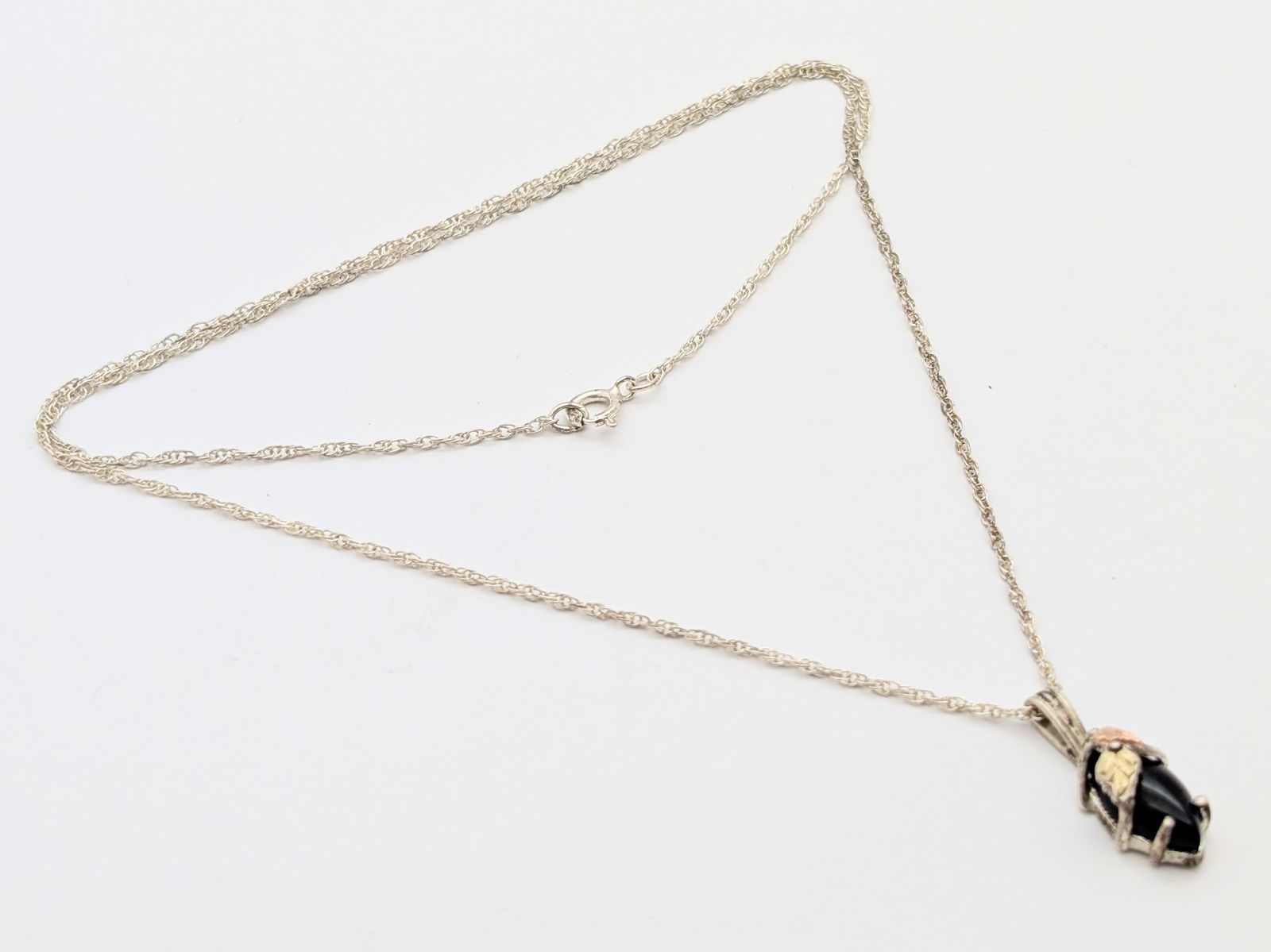 Sterling Silver Black Leaf Ladies Necklace Stamped C. Co.: Length: 17in