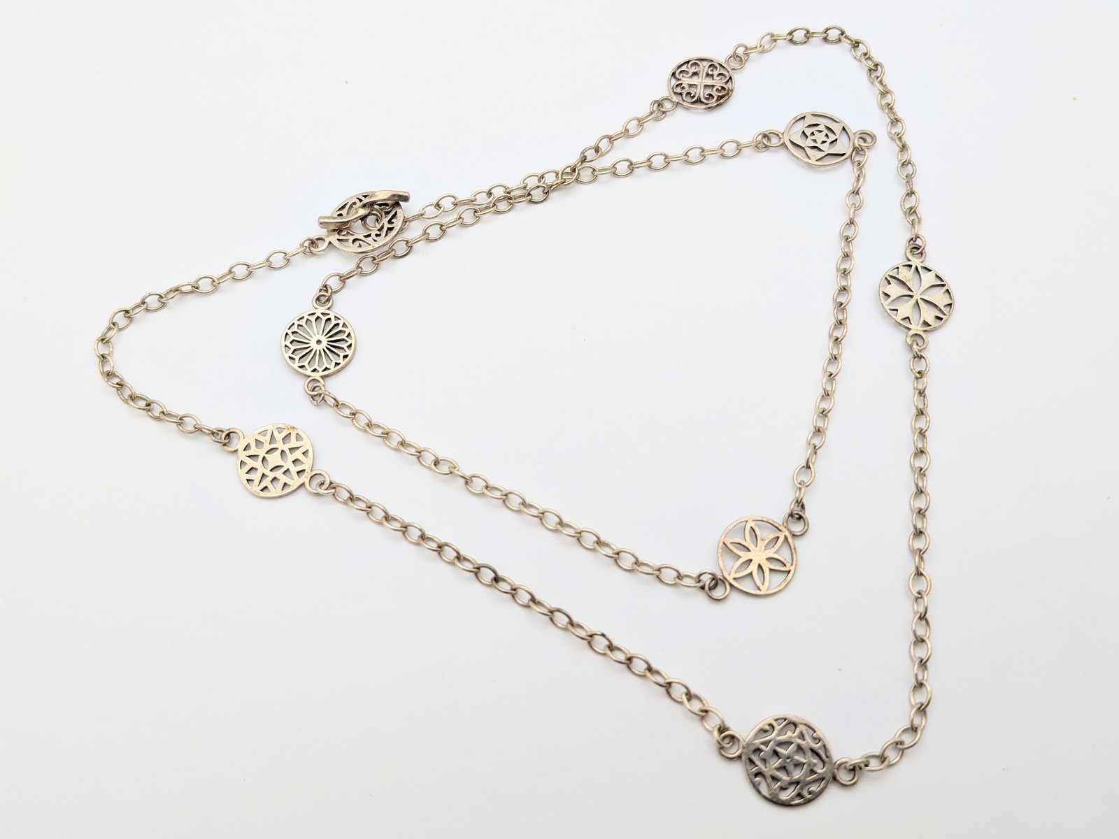 Sterling Silver Decorative Disc Ladies Necklace - 26.75g: Length: 30+ in