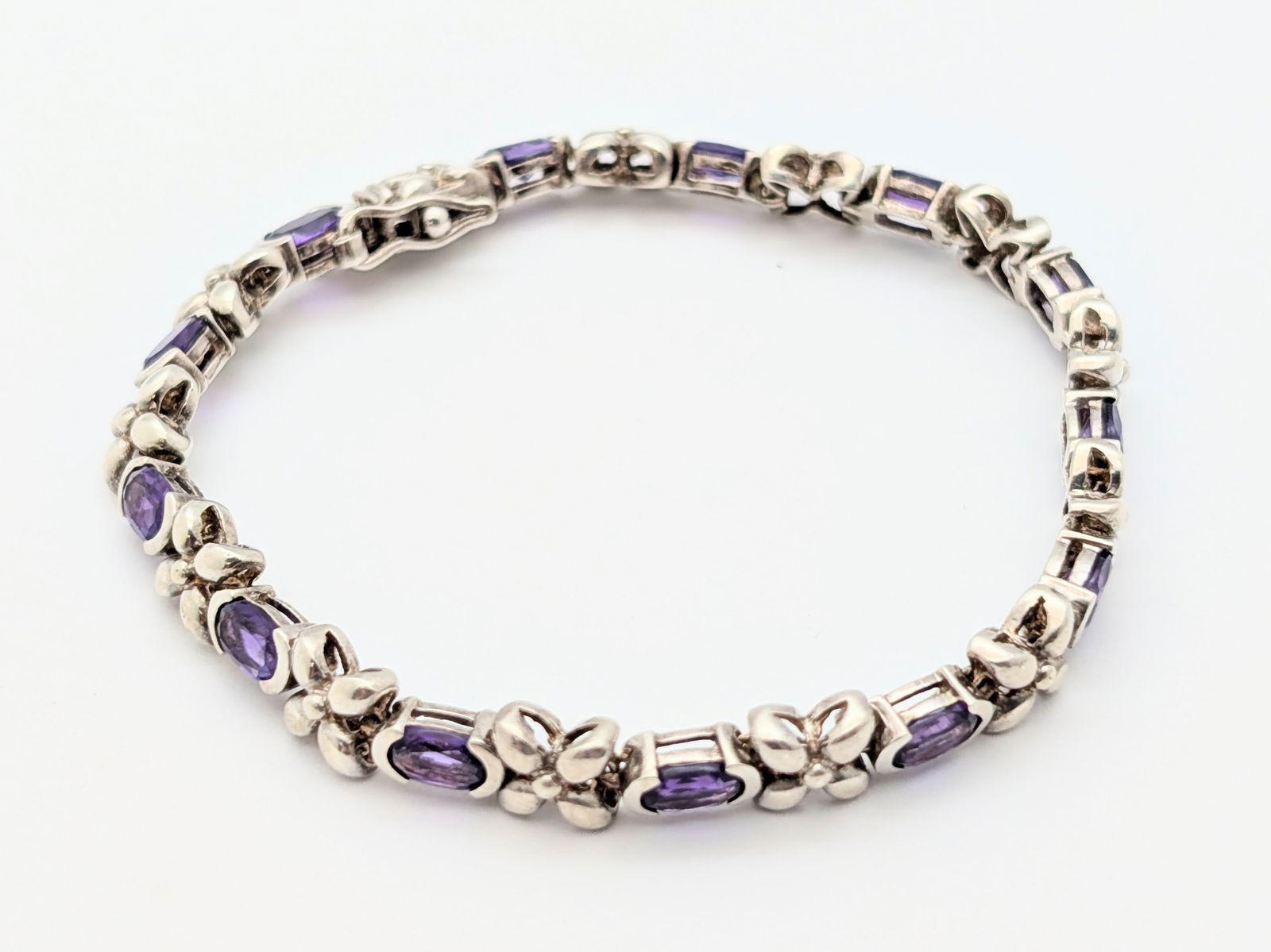 Sterling Silver Purple Flower Ladies Tennis Bracelet - 13.79g - 2