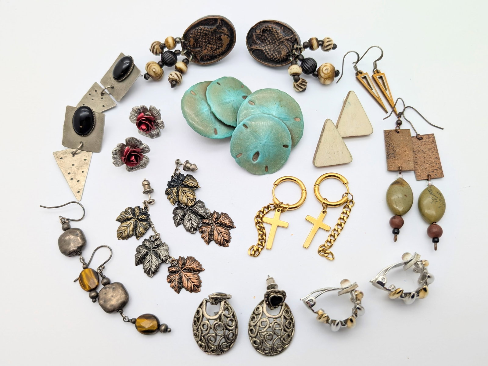 Lot of 12 Costume Ladies Earring Sets (1 of 4)