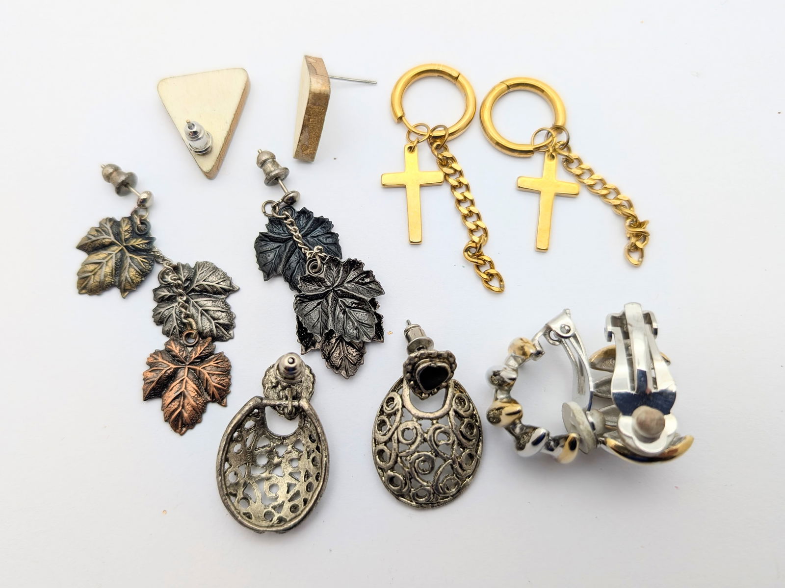 Lot of 12 Costume Ladies Earring Sets - 4