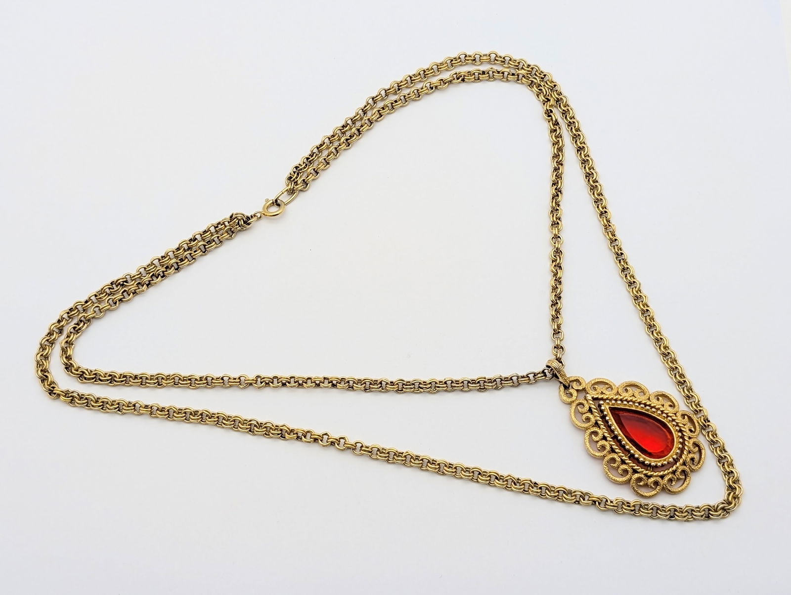 Vintage Avon Gold tone Orange Teardrop Pendant Ladies Necklace: Length: 17in 