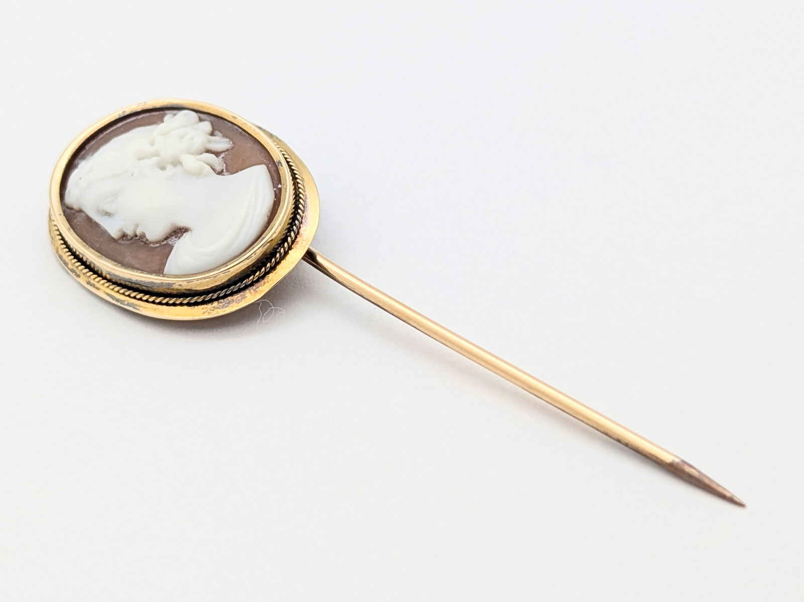 Vintage Camden Cameo Ladies Brooch Pin: Jewelry 