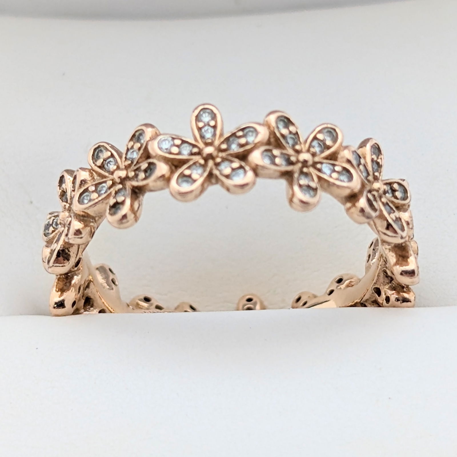 Pandora Gold plated Cubic Zirconia Daisy Flower Ladies Ring: Size: 6 