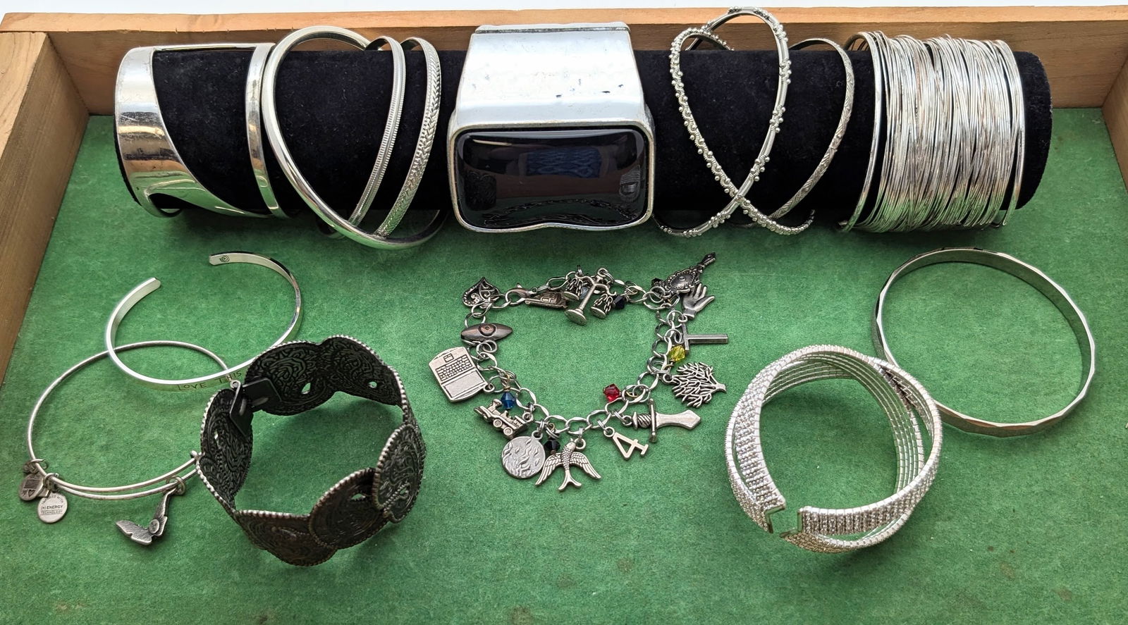 Large Lot of Silver Toned Ladies Bracelets- Bangles, Charm, Cuffs, ect: Jewelry 