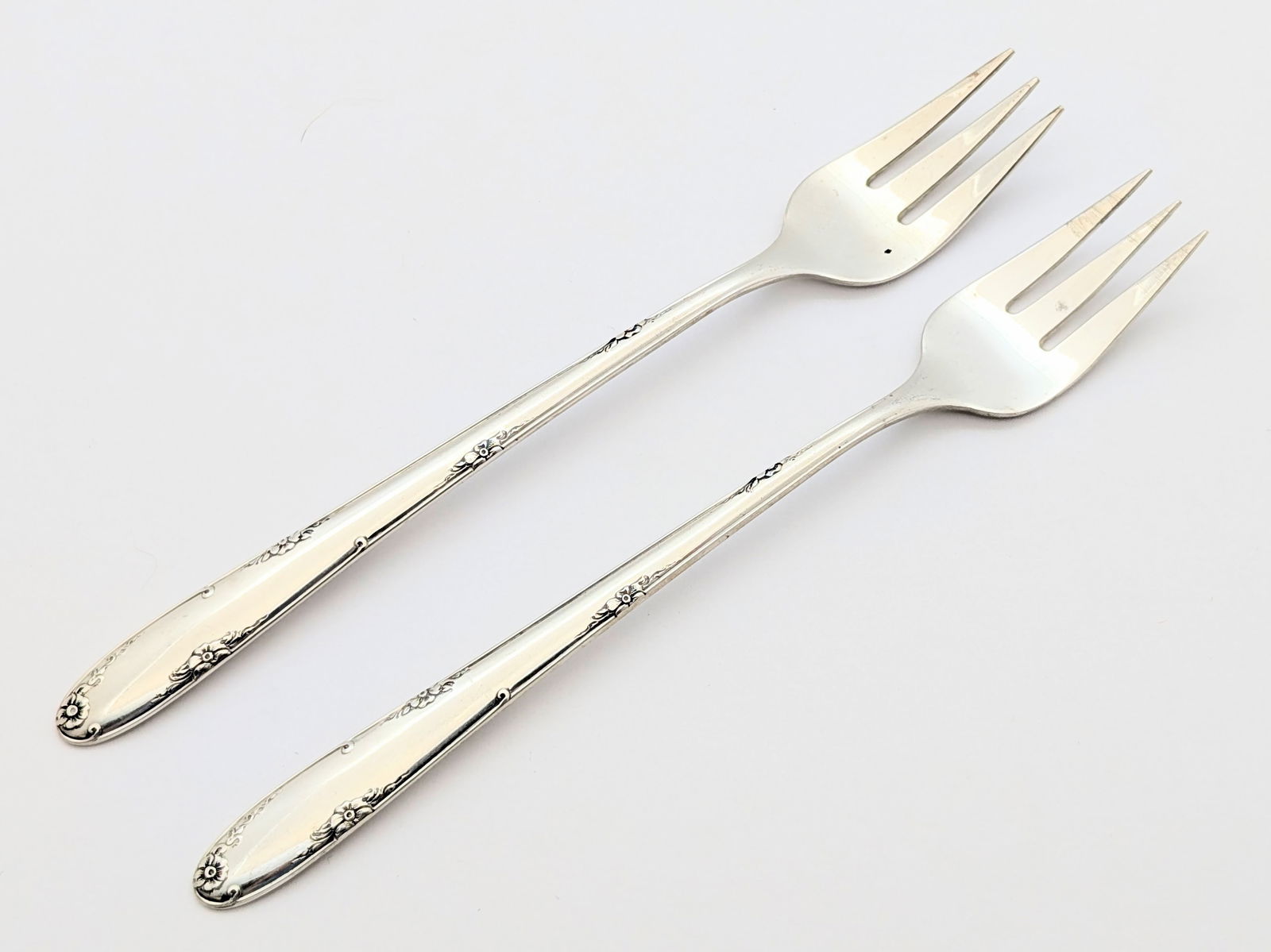 Lot of 2 Towle Madeira Sterling Silver Forks - 35.39g: Jewelry 