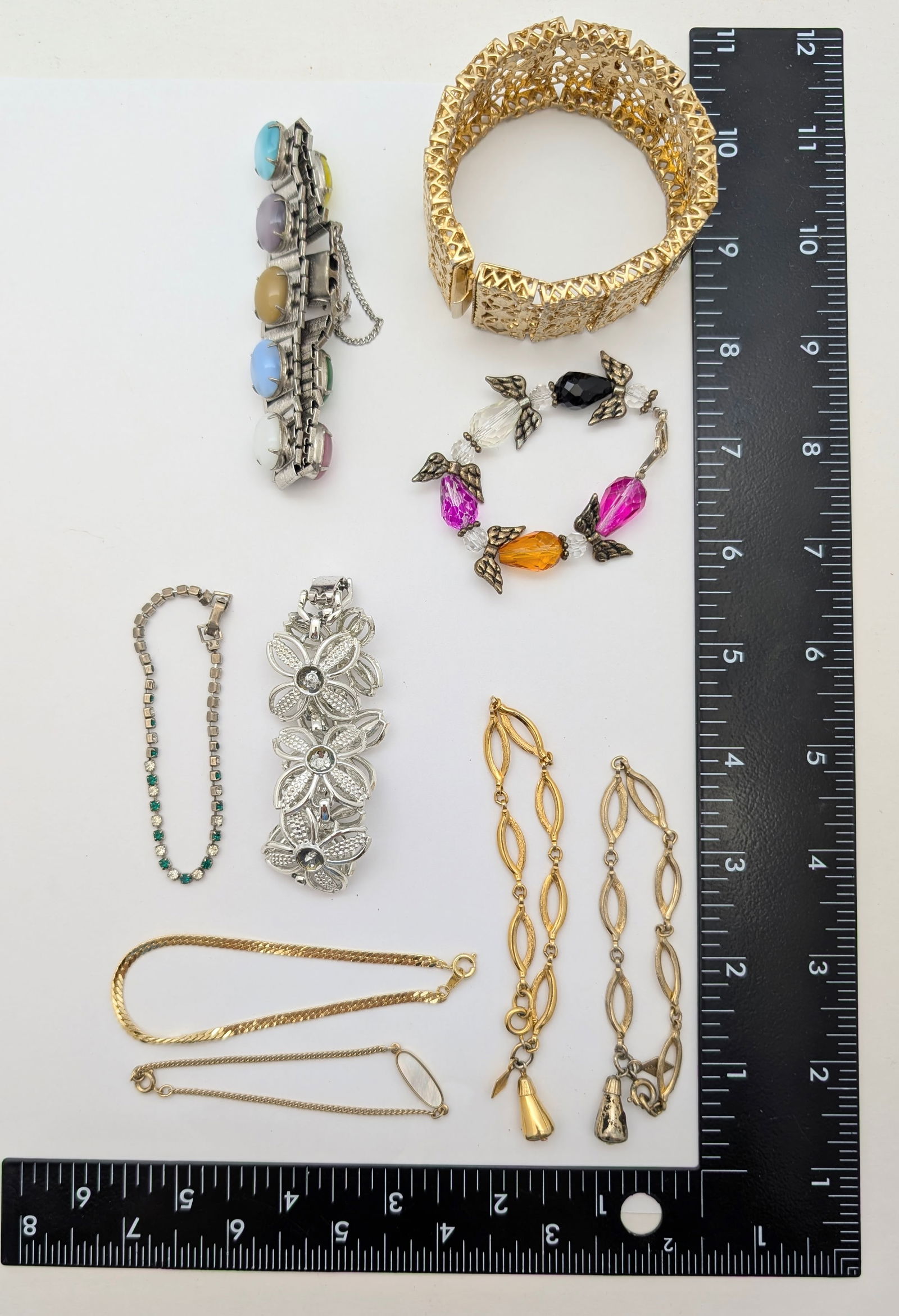 Large Lot of Ladies Bracelets- Cuff, Floral, Rhinestones, ect - 8