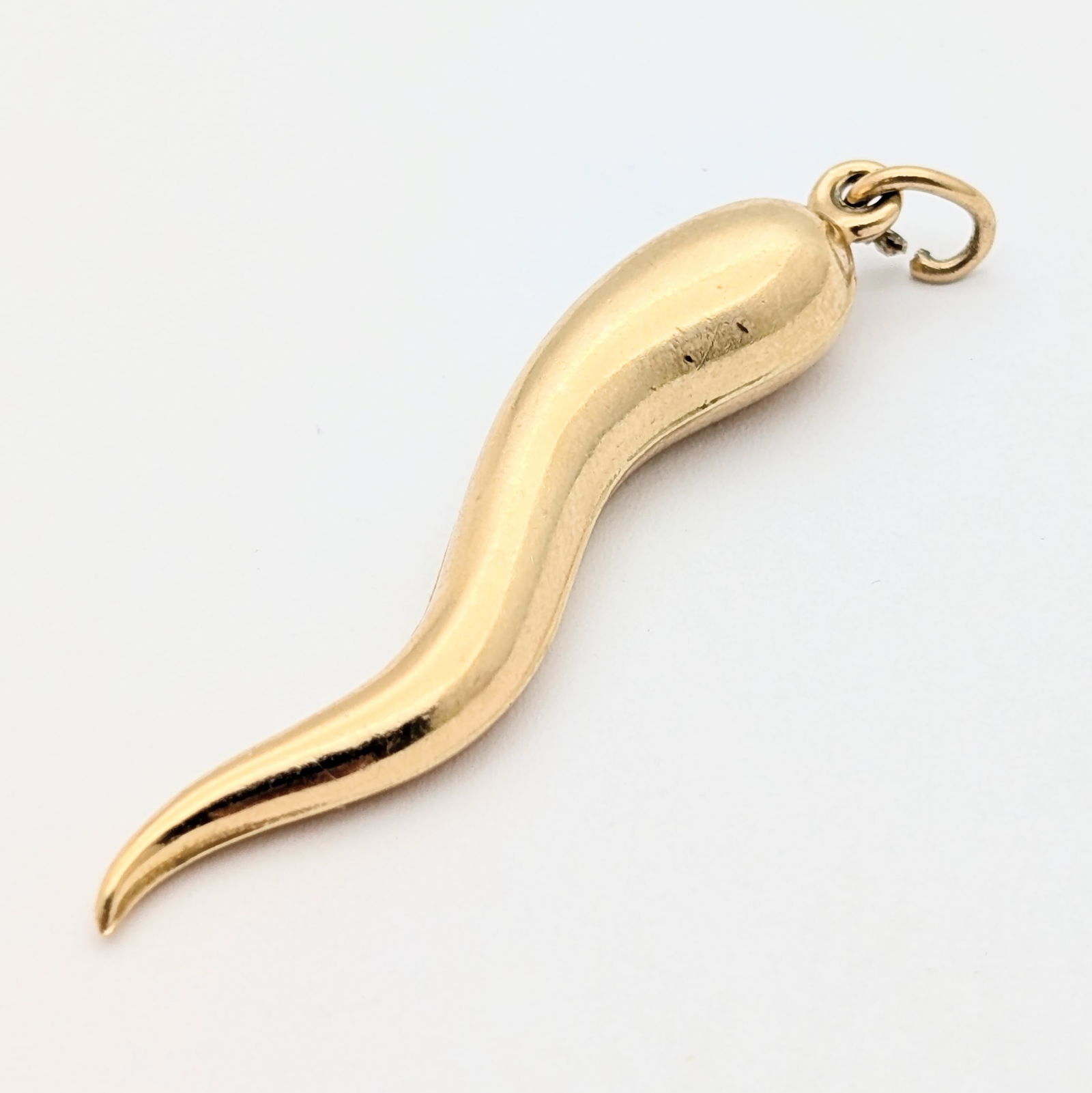 14K Gold Chili Pepper Charm - 1.38g: Jewelry 