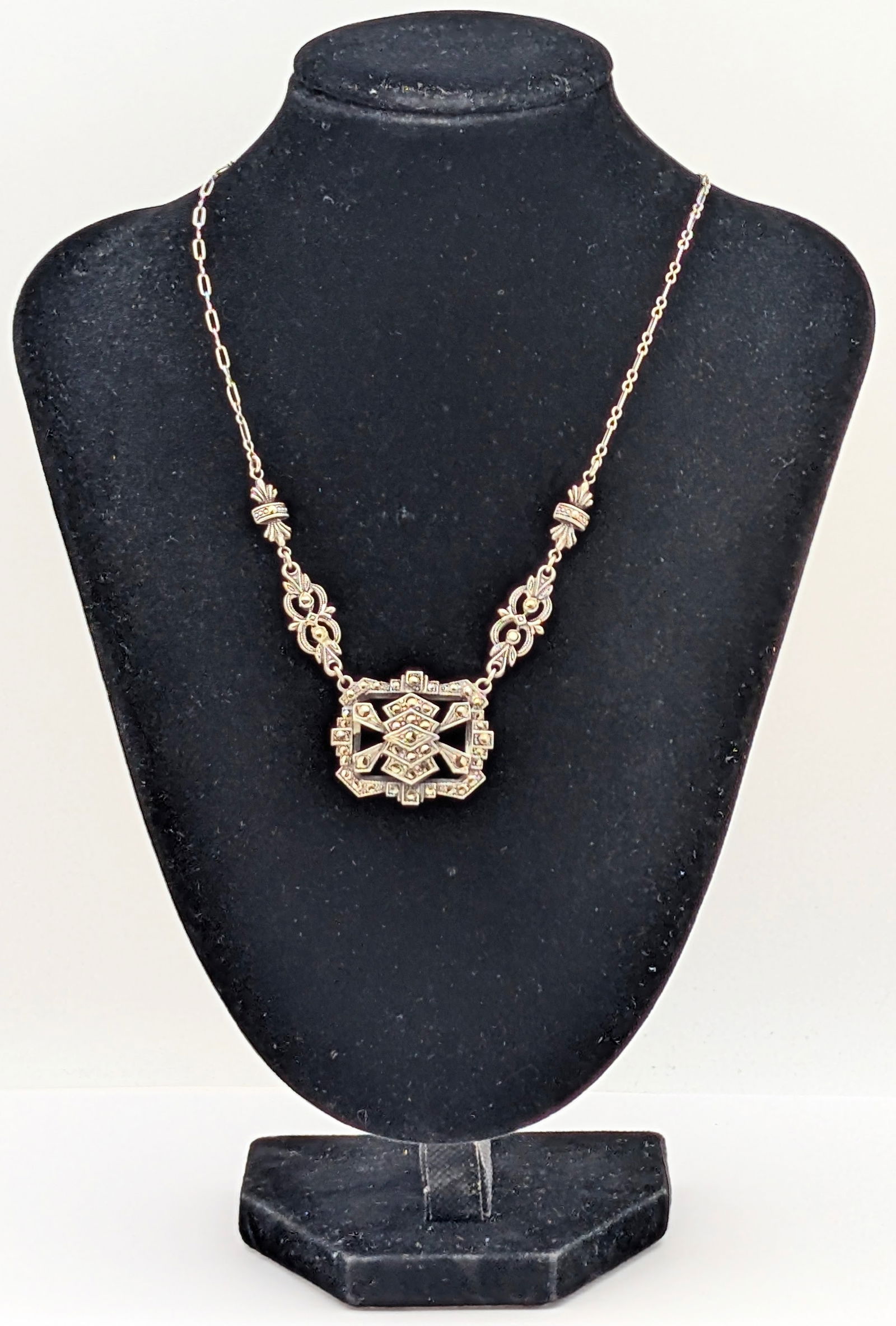 Vintage Sterling Silver Art Deco Ladies Necklace - 2