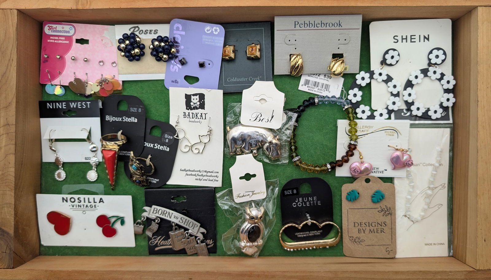 Lot of 19 NWT Jewelry Pieces - Earrings, Bracelets, Rings, etc.: Jewelry 