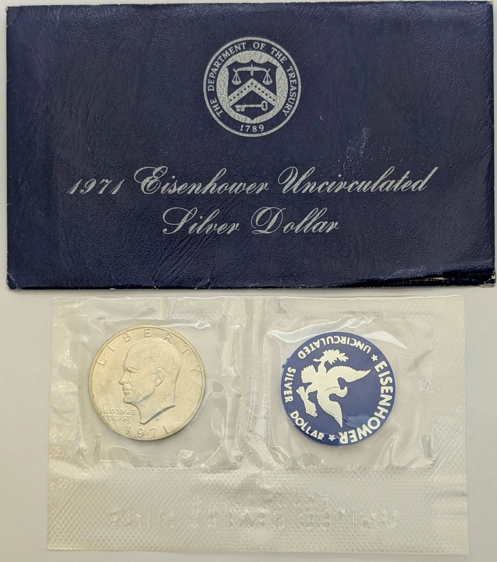 1971 Eisenhower " Ike" Uncirculated Silver Dollar: Silver 