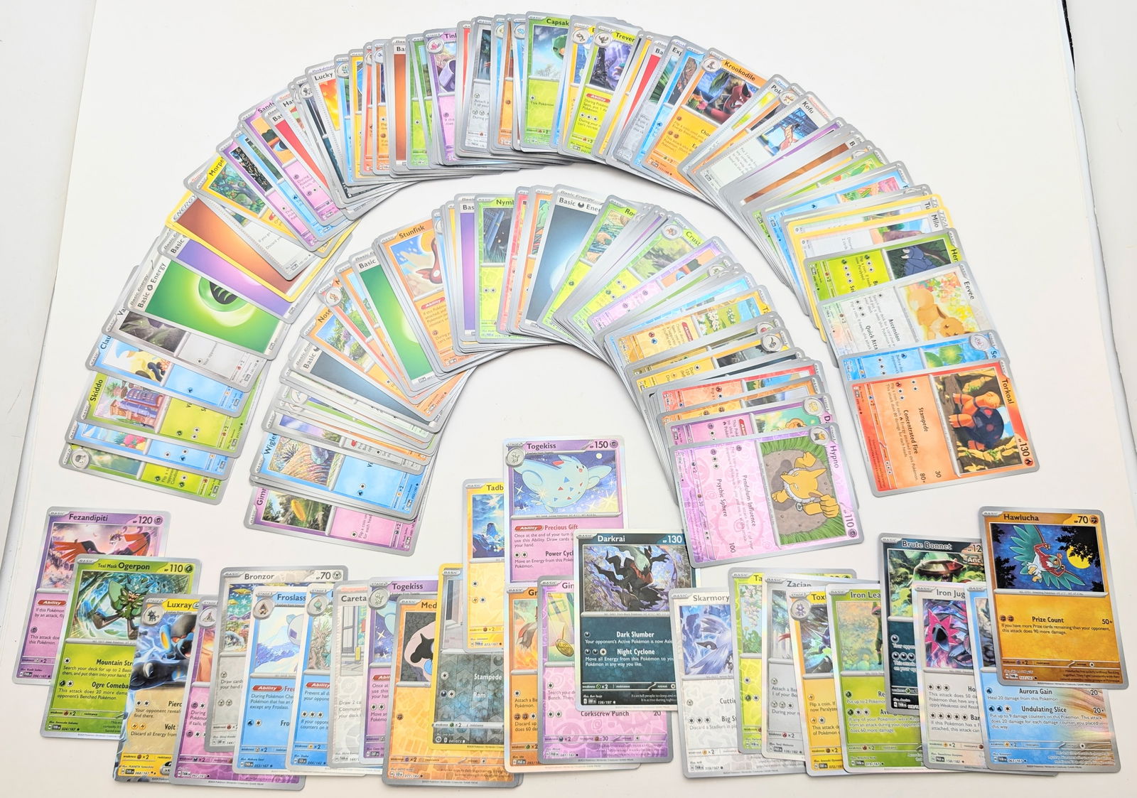 Large Lot of Pokemon Cards: Pokemon 