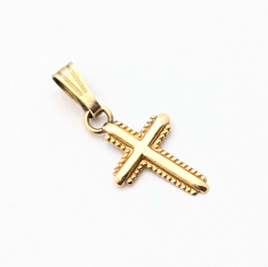 14K Gold Textured Cross Pendant - 0.15g: Jewelry 