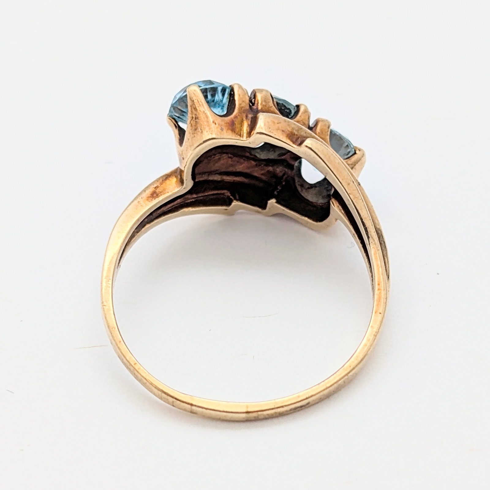 Vintage 10K Gold Light Blue 3-Gem Ladies Ring - 3.86g - 5