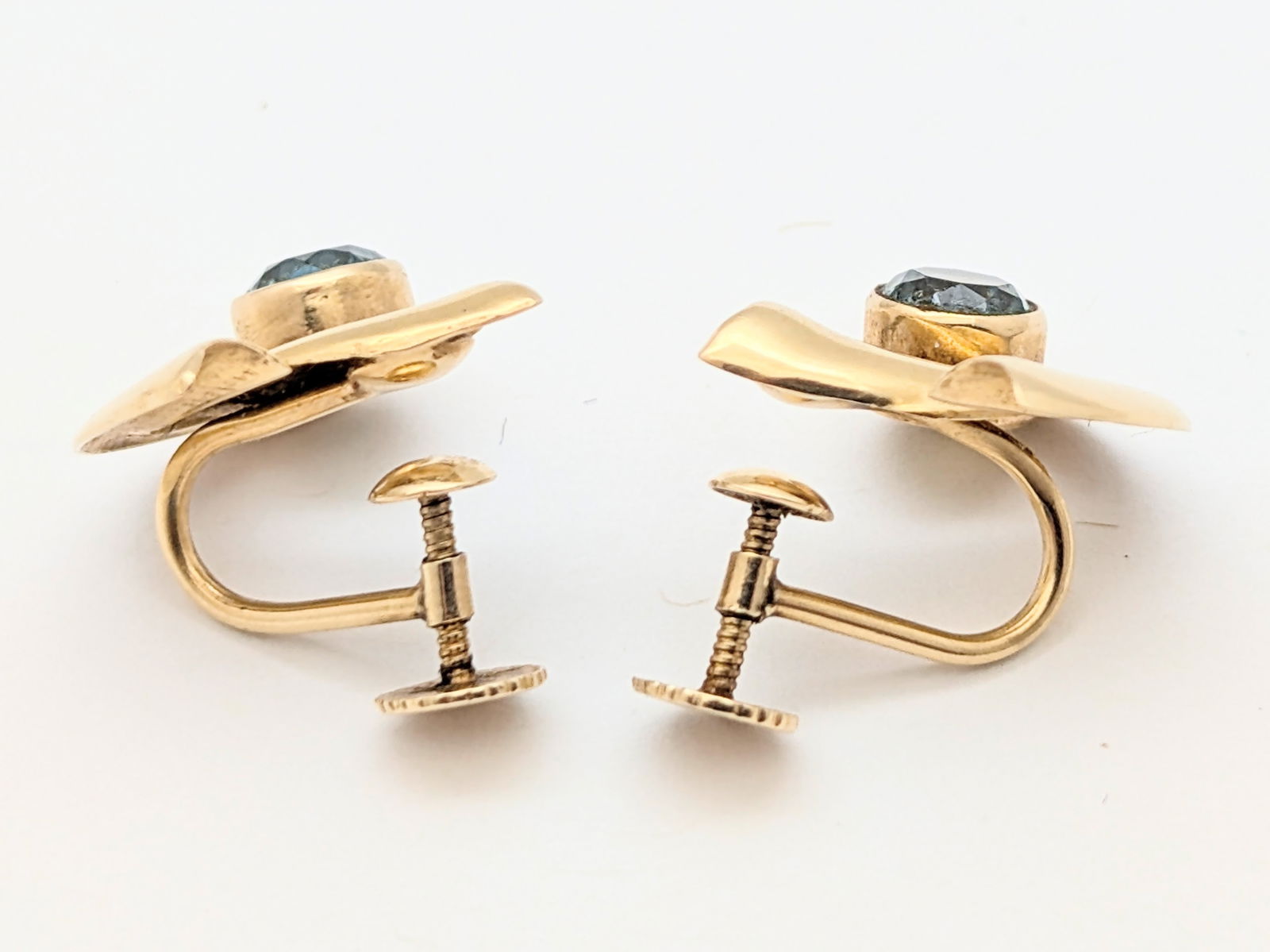 Vintage 14K Gold Light Blue Gem Ladies Screw Back Earrings - 3.22g - 2