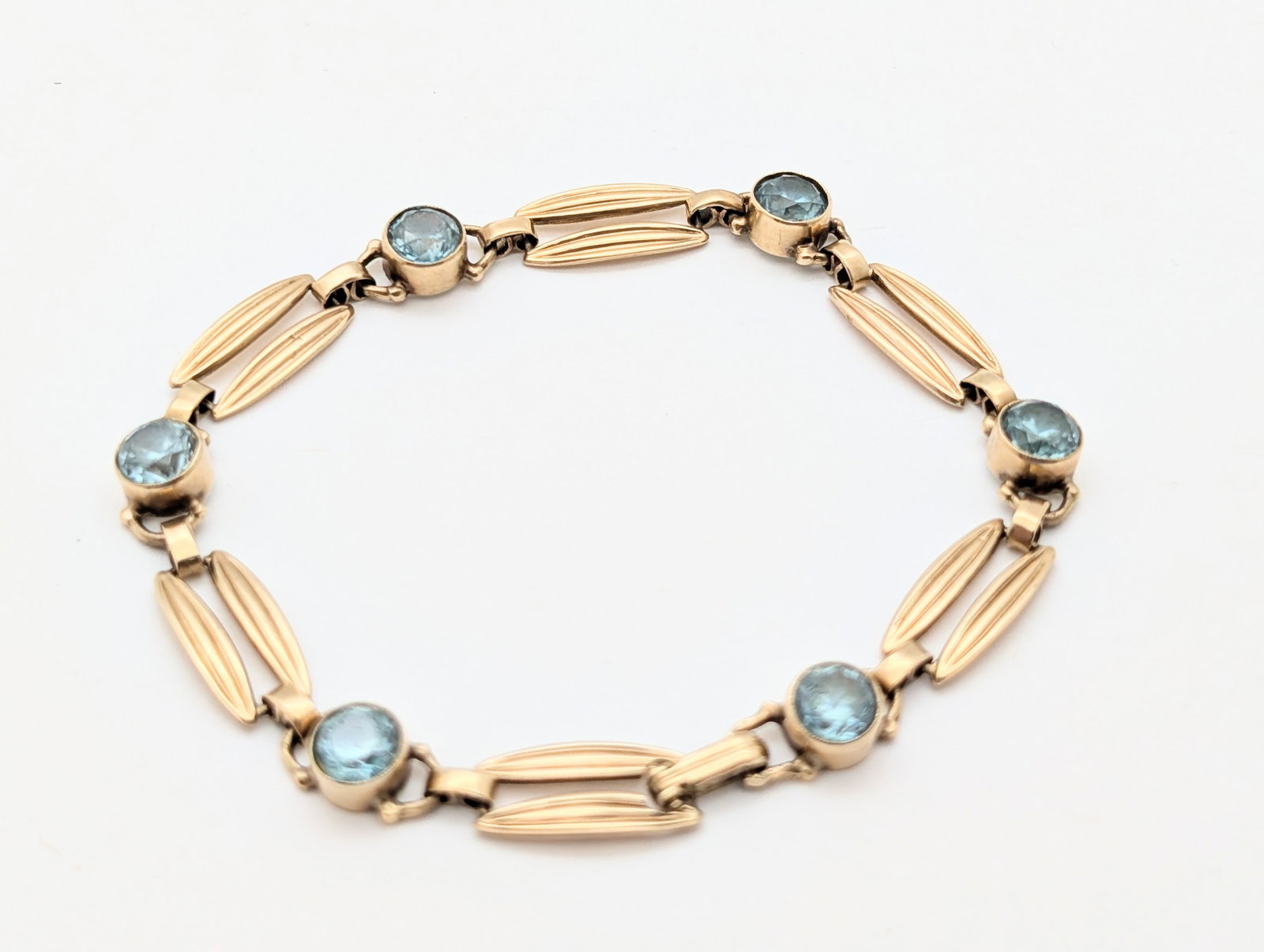 Vintage 10K Gold Light Blue Gem Ladies Bracelet - 9.34g - 2