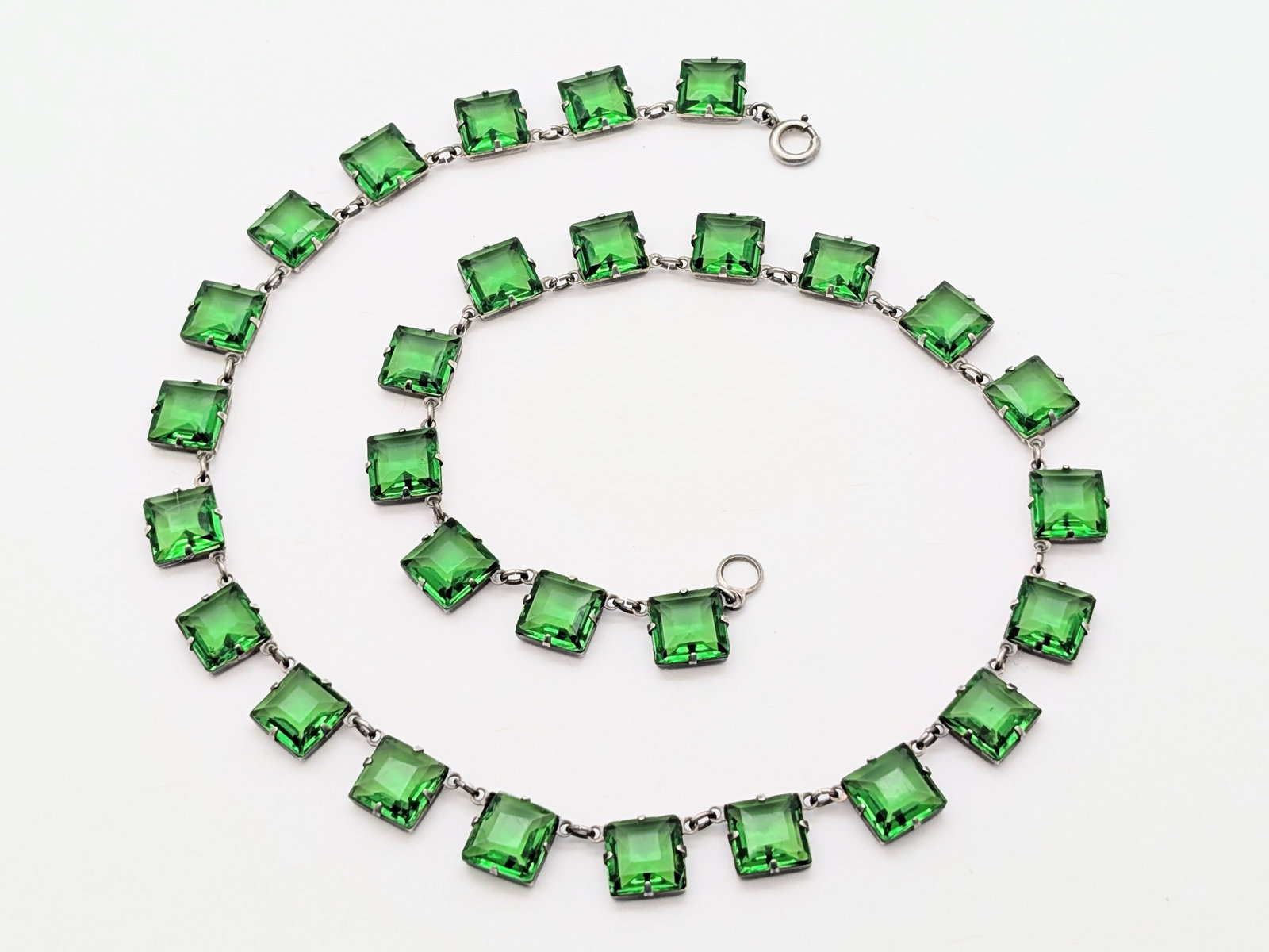 Sterling Silver Green Square Gem Ladies Necklace - 17.34g: Length: 15in 