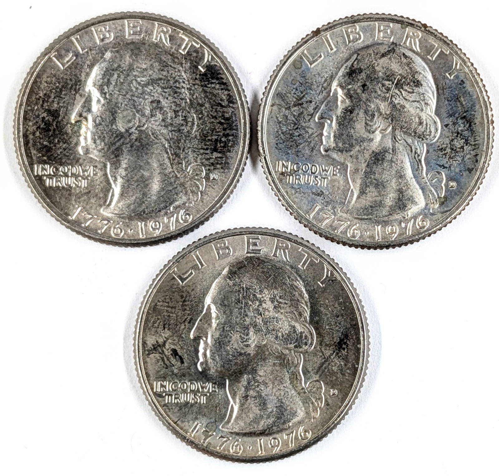 Lot of 3 1976 Bicentennial Washington Quarters: _ 