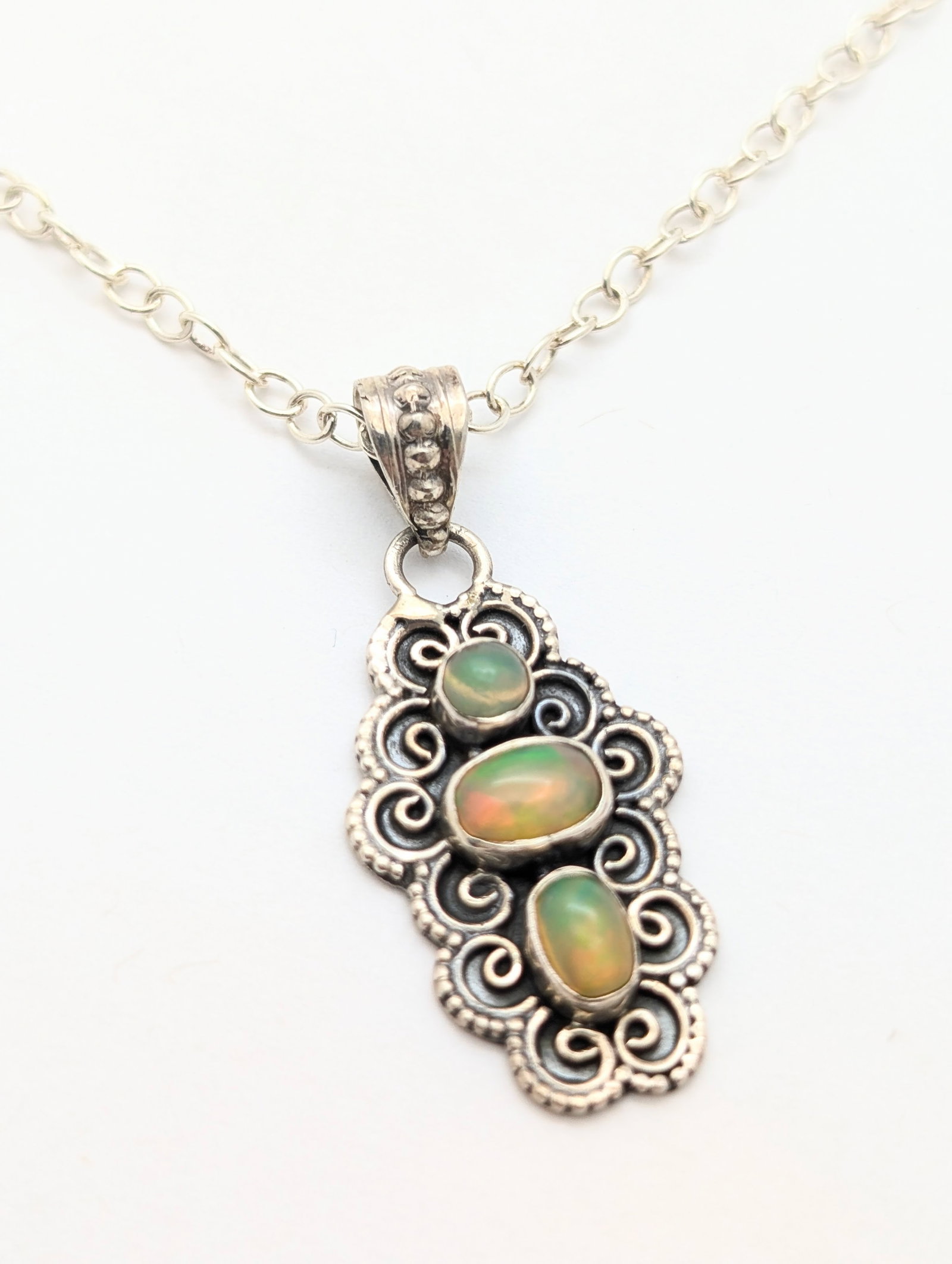 Sterling Silver Art deco 3-Stone Ladies Necklace - 2