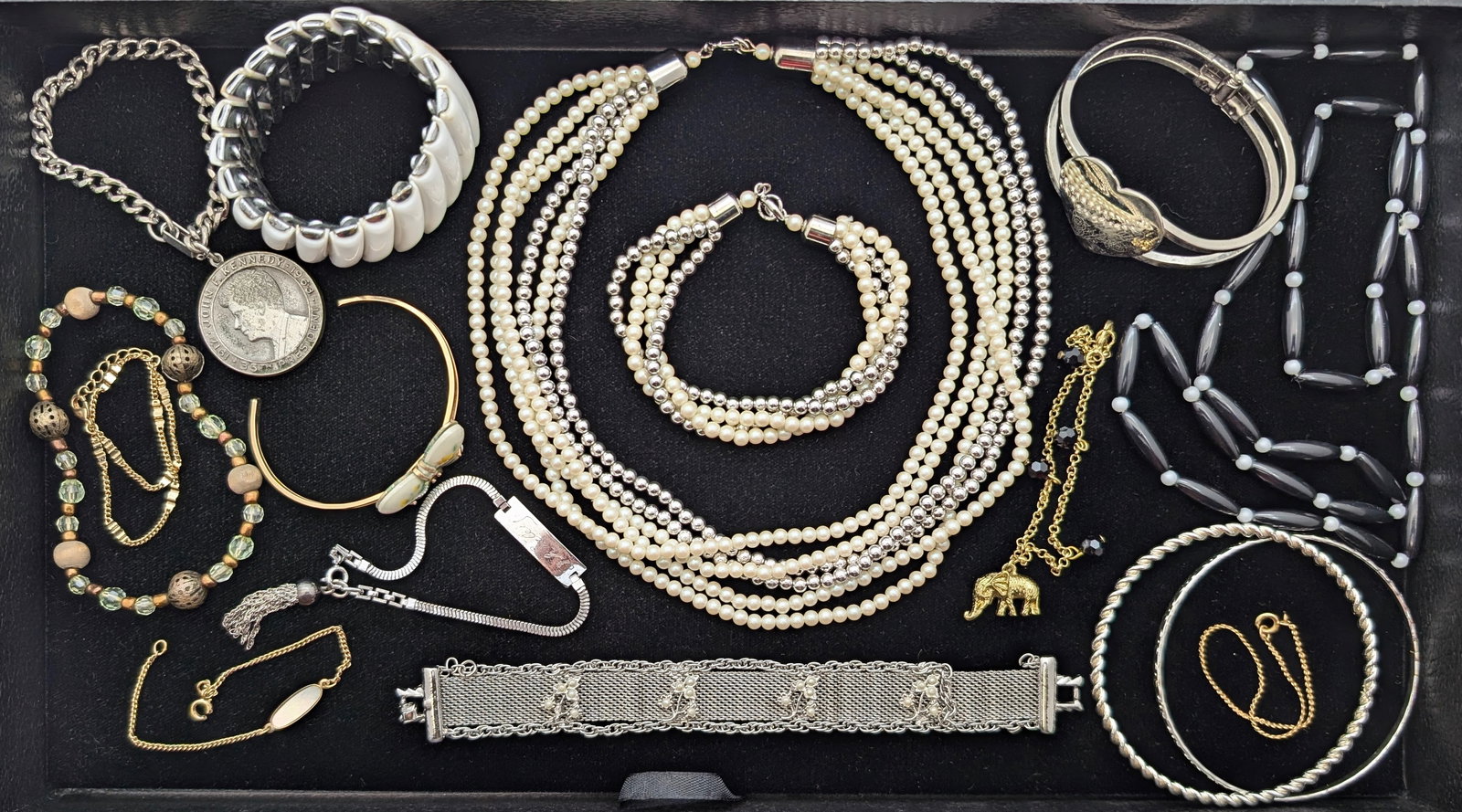 Large Lot of Silver & Gold tones Jewelry - Necklaces, Bracelets, etc.: Jewelry 