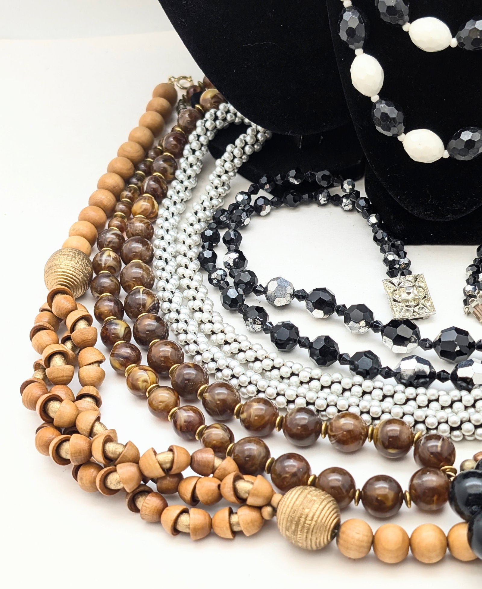 Large Lot of Beaded Costume Ladies Necklaces - 3